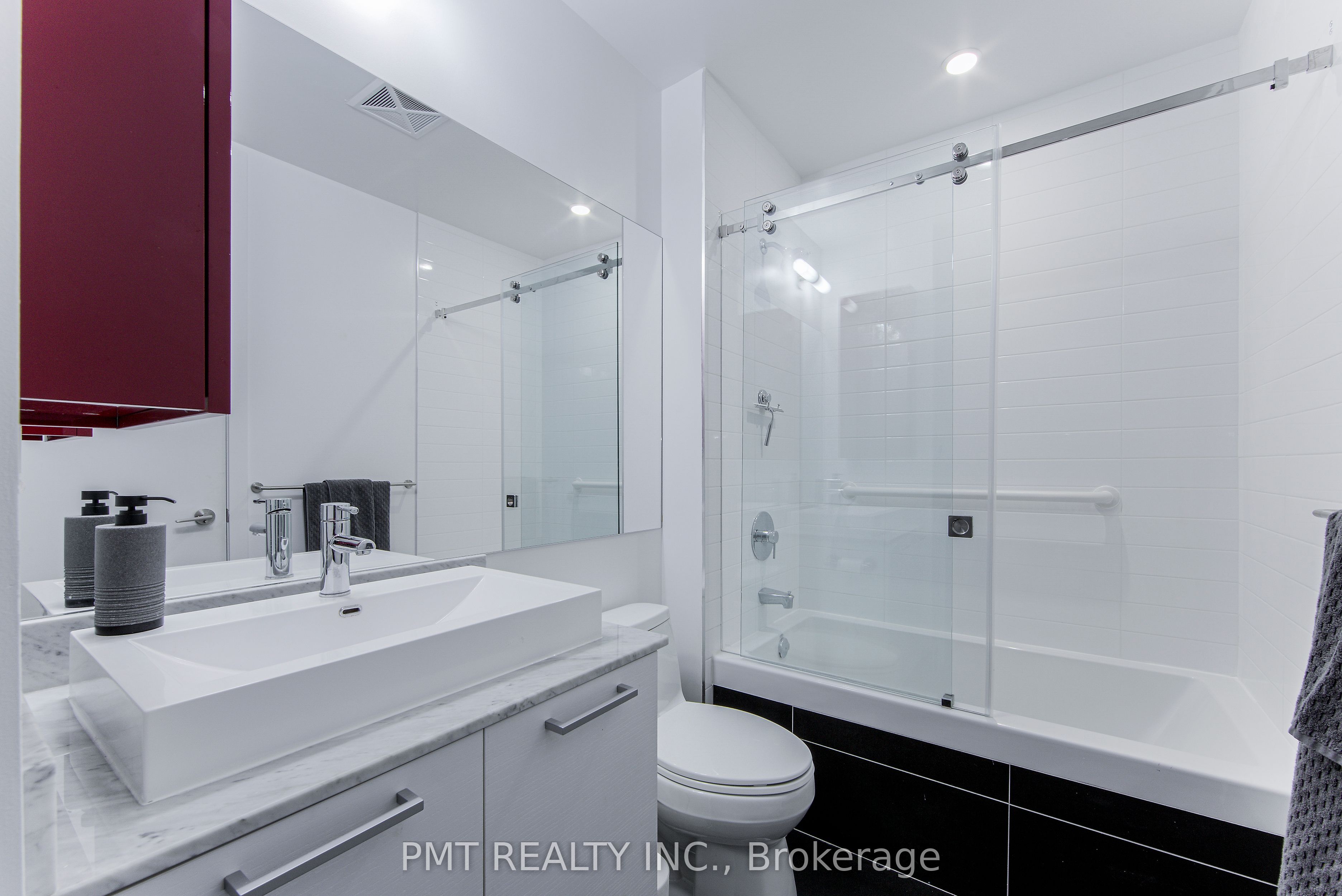 399 Adelaide Street W, #105