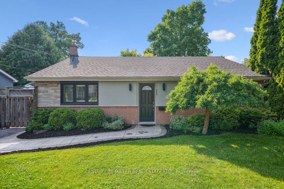 5455 Randolph Crescent