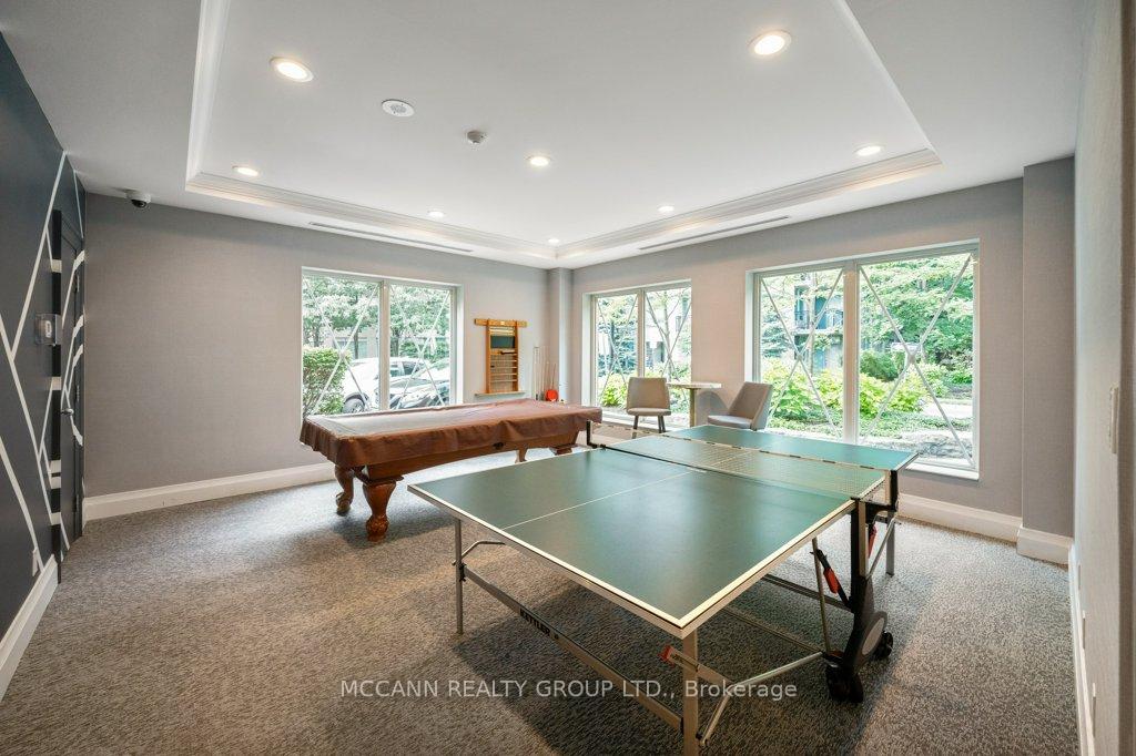 2 Bedrooms Condo at 18 William Carson, Toronto For sale