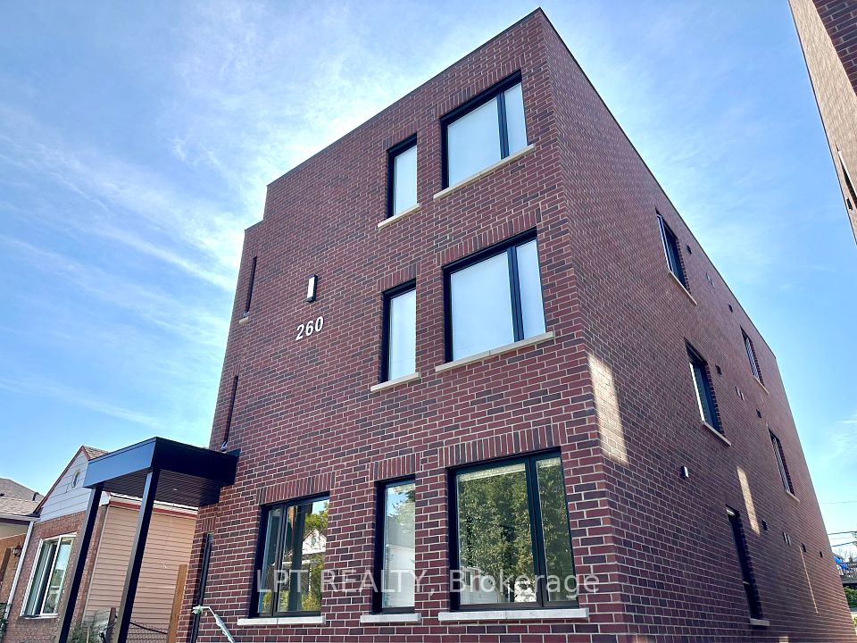 258 ST DENIS