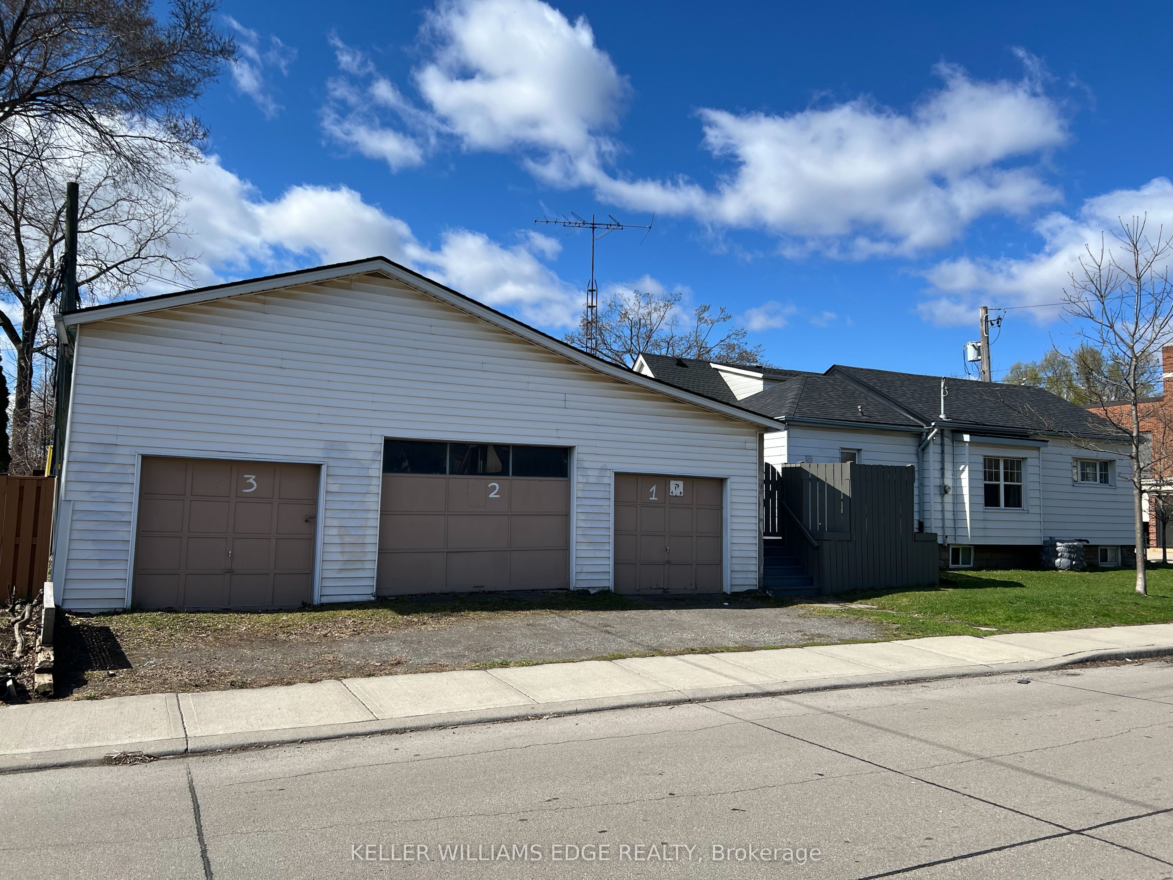 56 Garside Avenue N