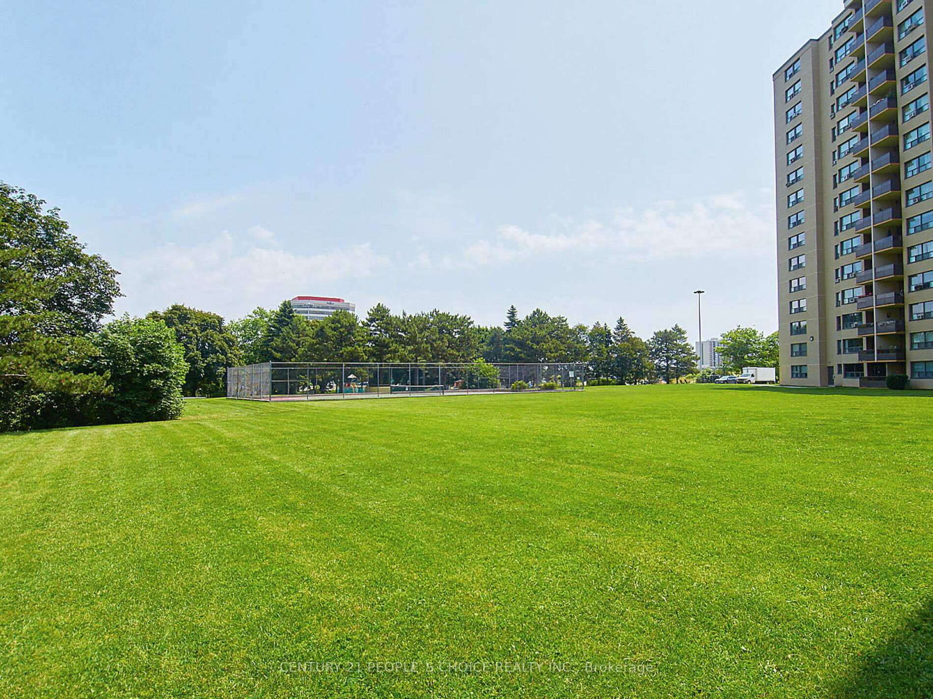 2 Bedrooms Condo at 451 The West Mall, Toronto For sale