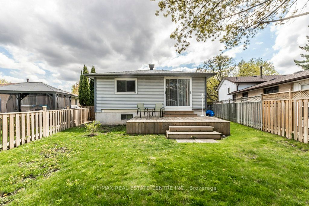 65 Lorne Scots Drive