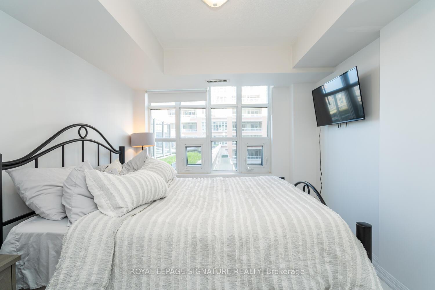 2 Bedrooms Condo at 75 East Liberty, Toronto For sale