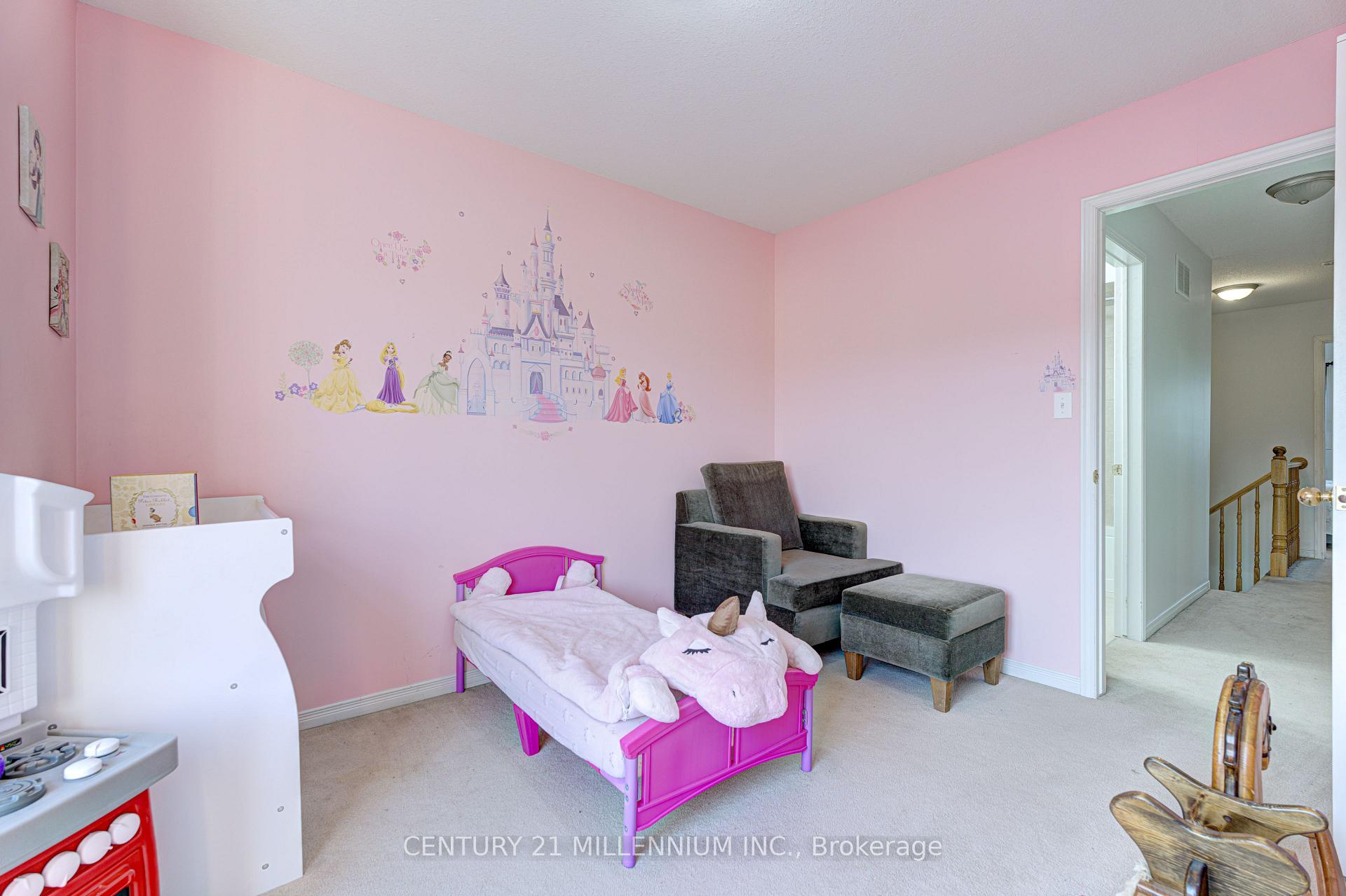 3 Bedrooms Condo at 151 Green,  Hamilton For sale