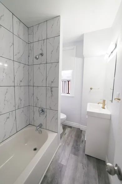 1309 Dupont Street 2