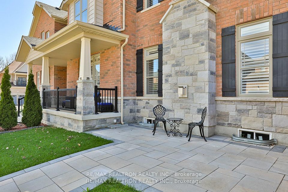 42 Manor Hampton