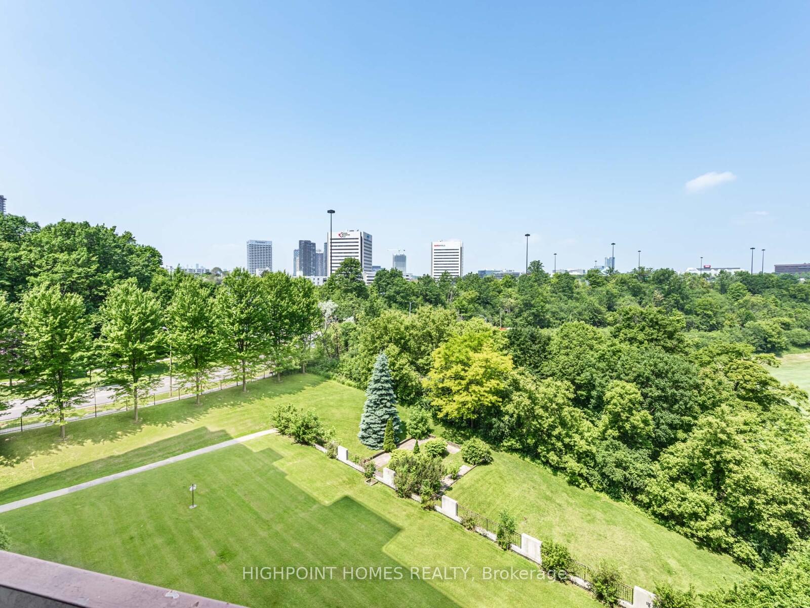 3 Bedrooms Condo at 10 Edgecliff, Toronto For sale