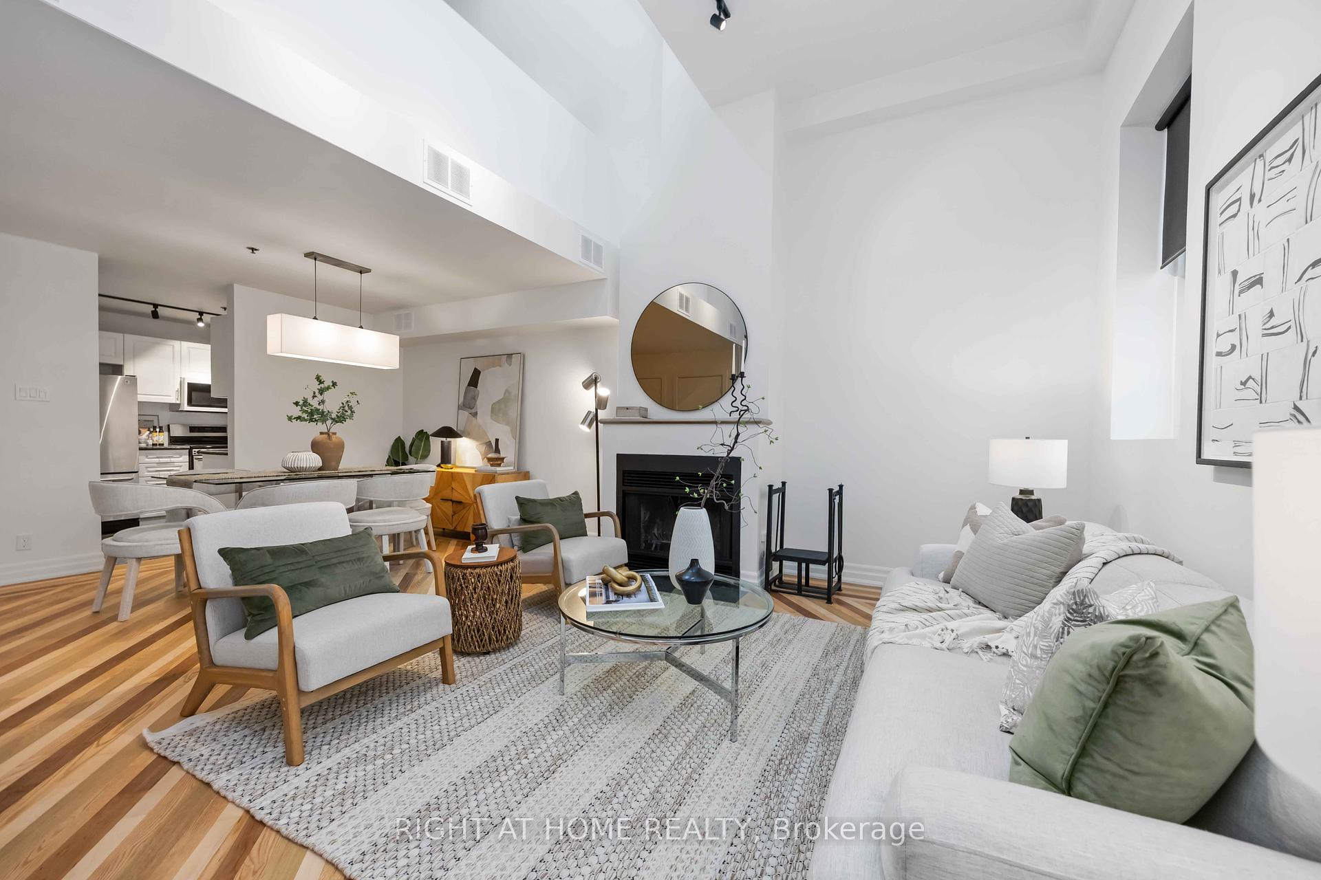 1 Bedroom Condo at 110 Hepbourne, Toronto For sale