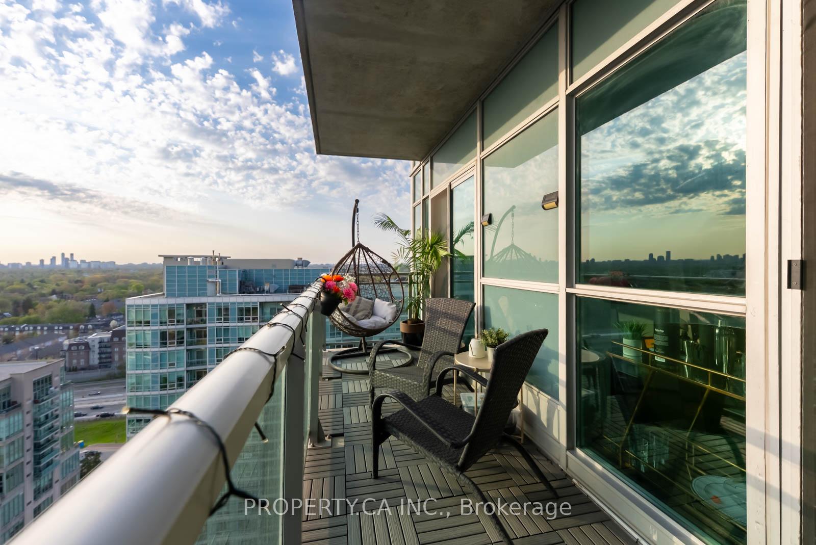 2 Bedrooms Condo at 165 Legion, Toronto For sale
