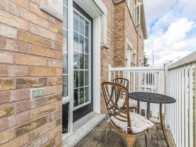 3 Bedrooms Condo at 601 Shoreline,  Mississauga For sale