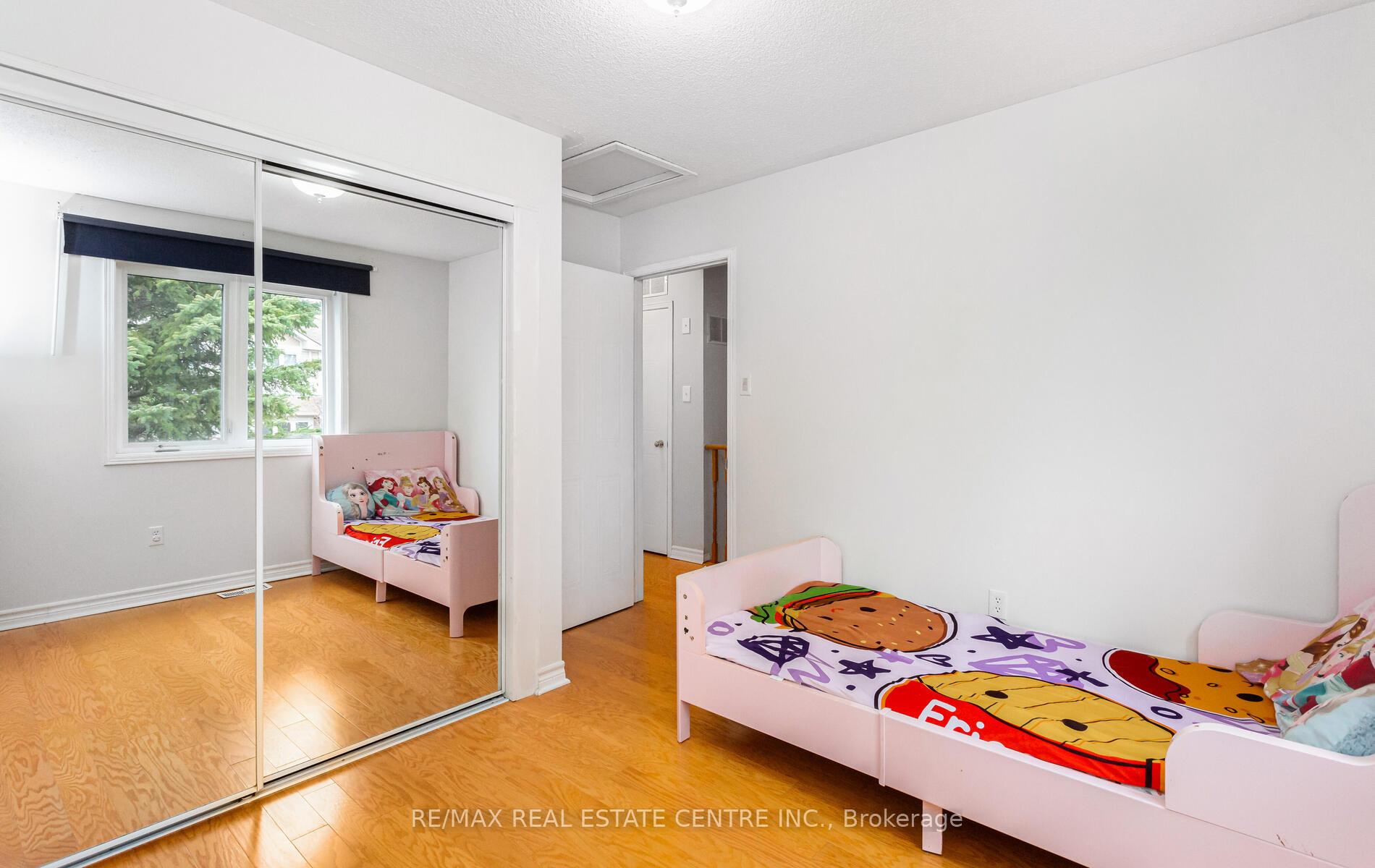 3 Bedrooms Condo at 45 Bristol,  Mississauga For sale