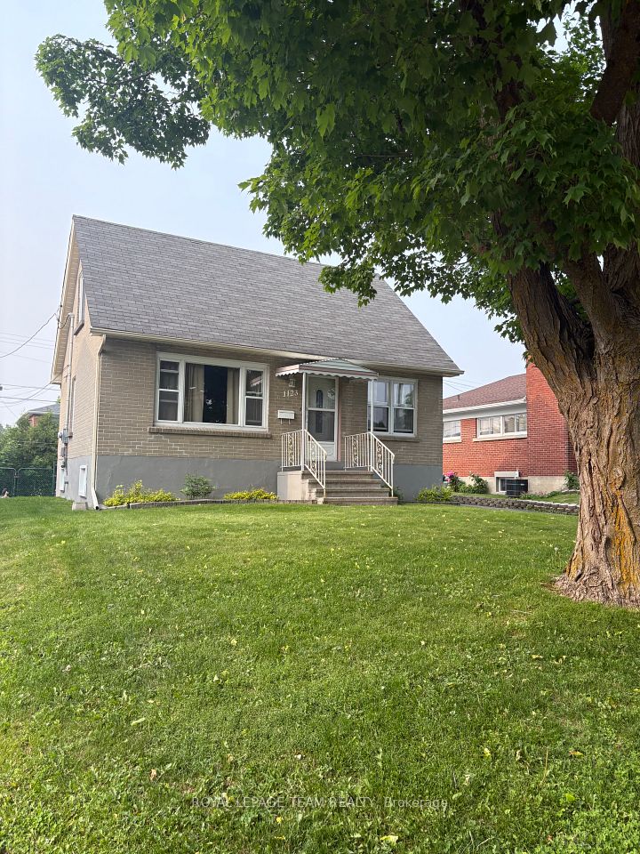 1123 Secord
