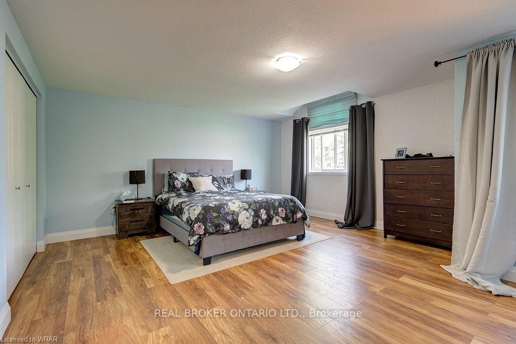 555 Mariner Drive