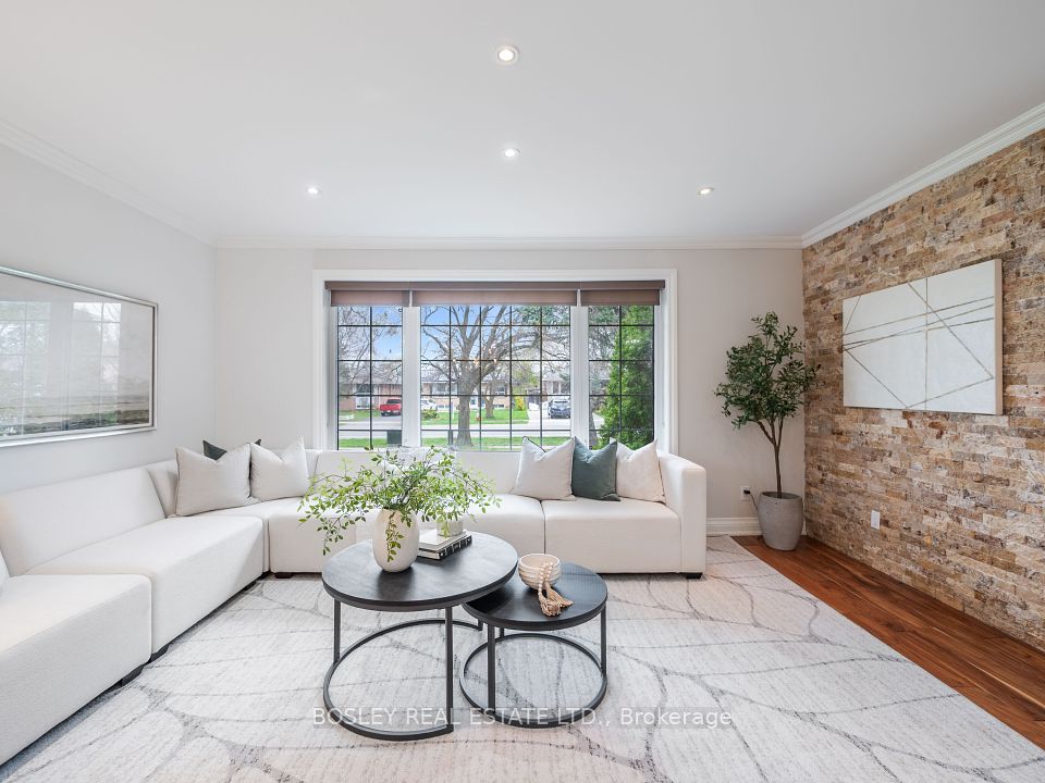 2744 Truscott