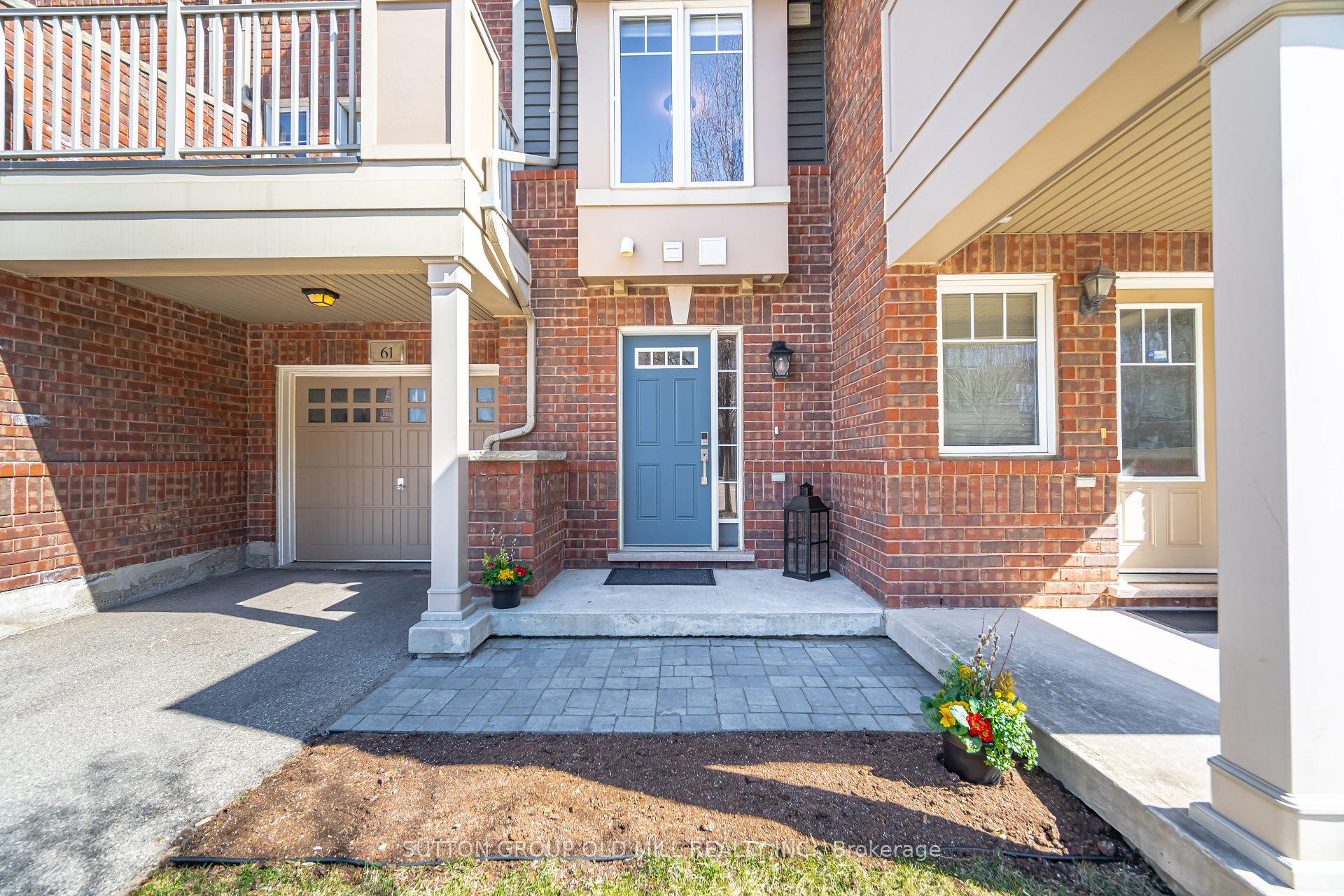 2 Bedrooms Condo at 3050 Rotary,  Burlington For sale