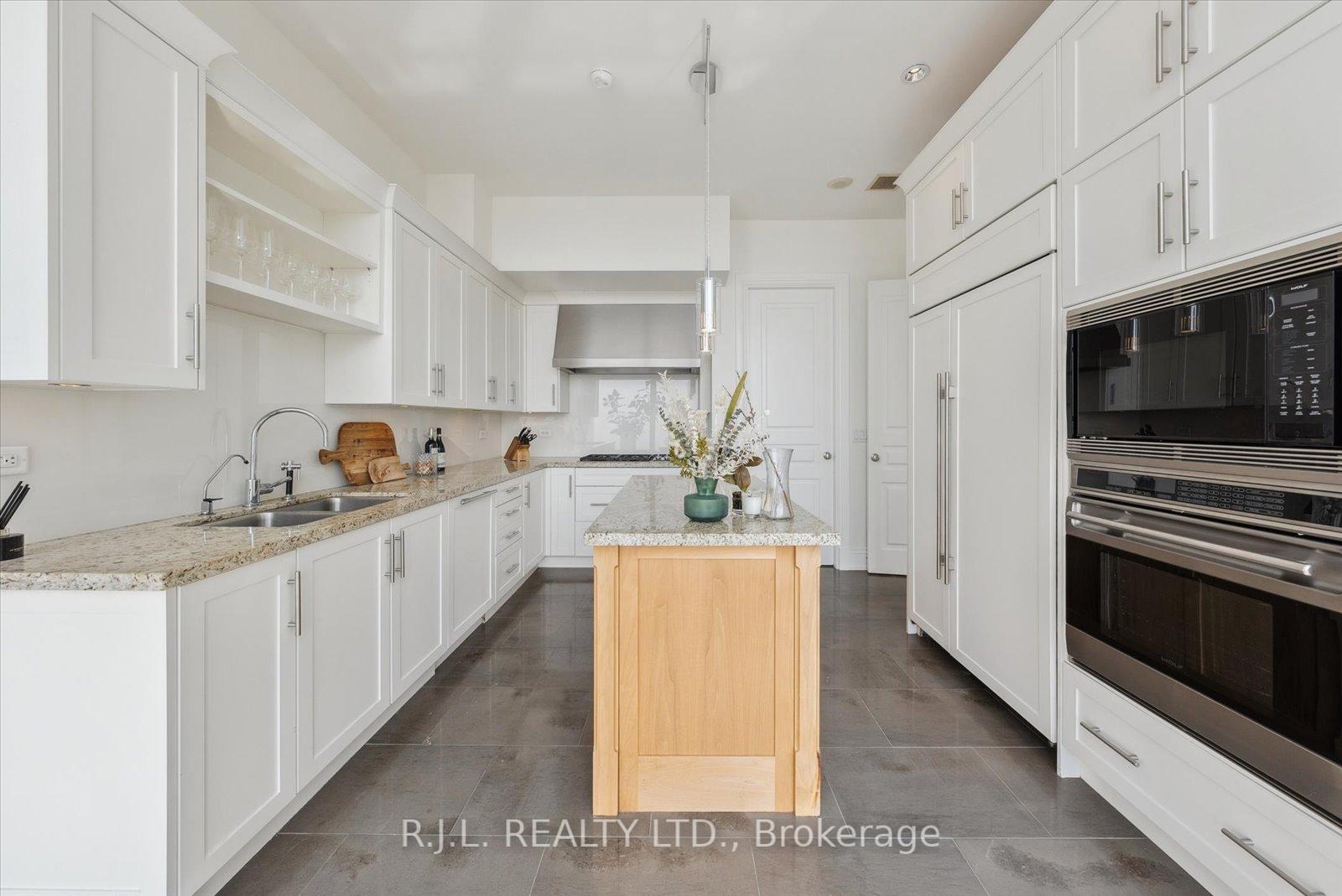 1 Bedroom Condo at 183 Wellington, Toronto For sale