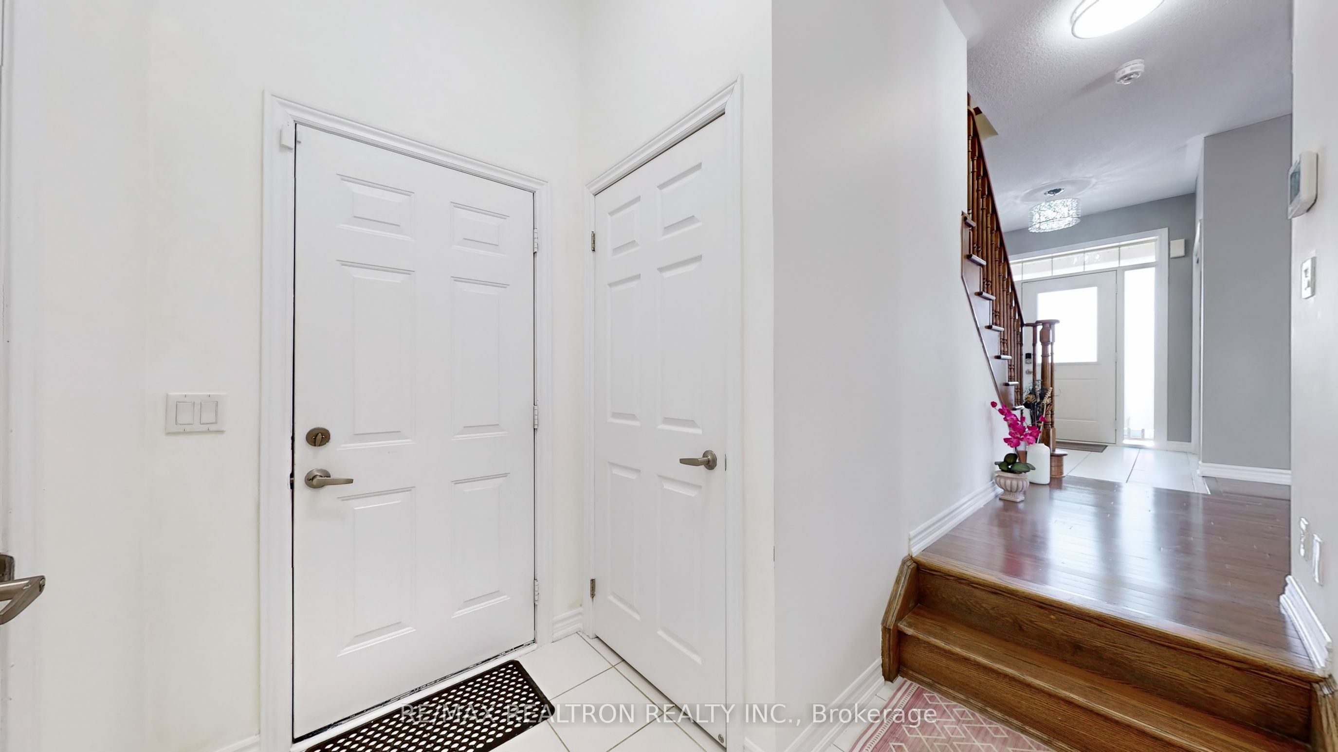 2383 Dobbinton Street