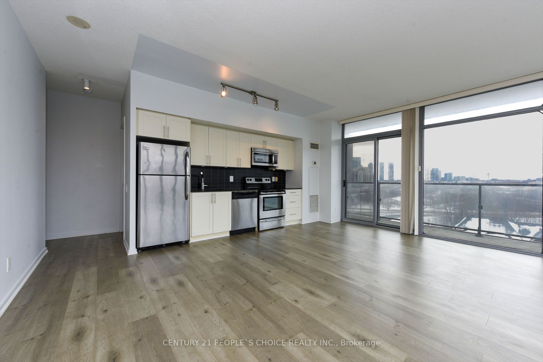 #610 - 105 The Queensway, Toronto, ON M6S 5B5