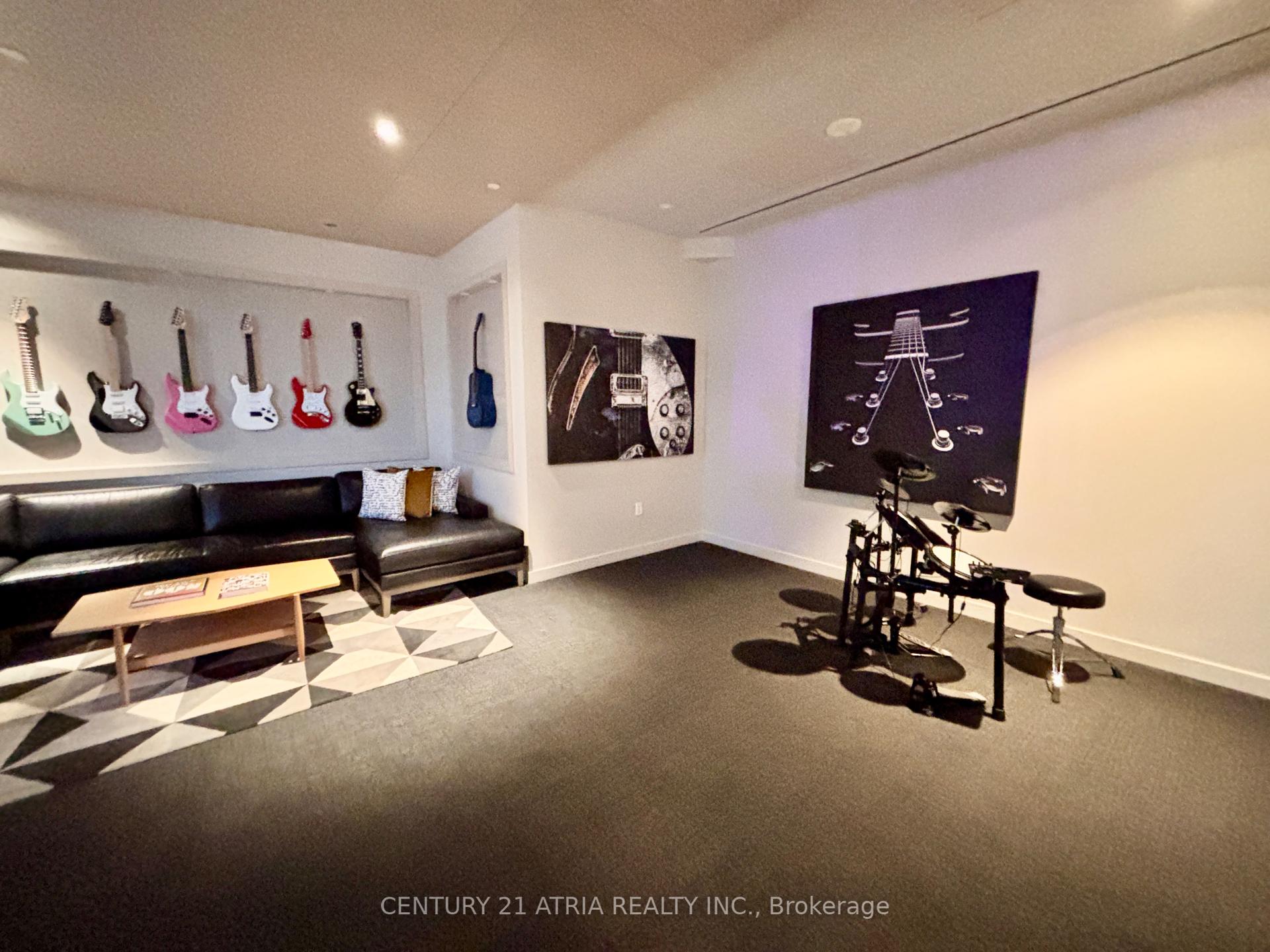 2 Bedrooms Condo at 55 Cooper, Toronto For sale