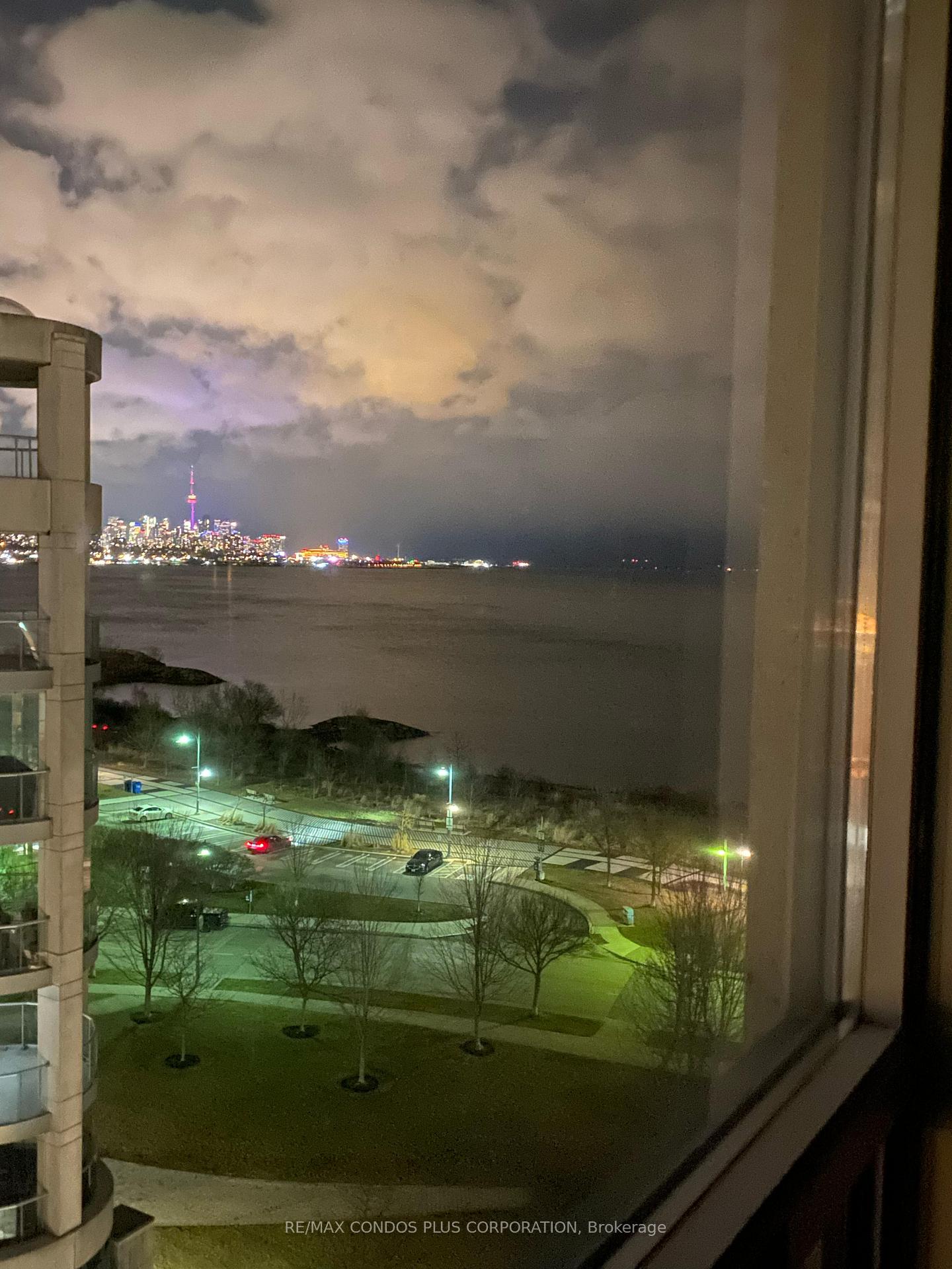 2 Bedrooms Condo at 2111 Lake Shore,  Toronto For sale