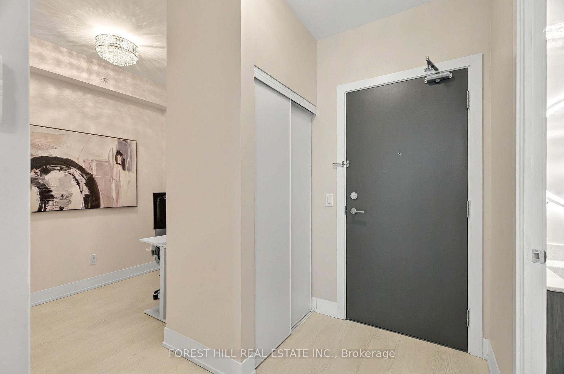 2 Bedrooms Condo at 68 Merton, Toronto For sale