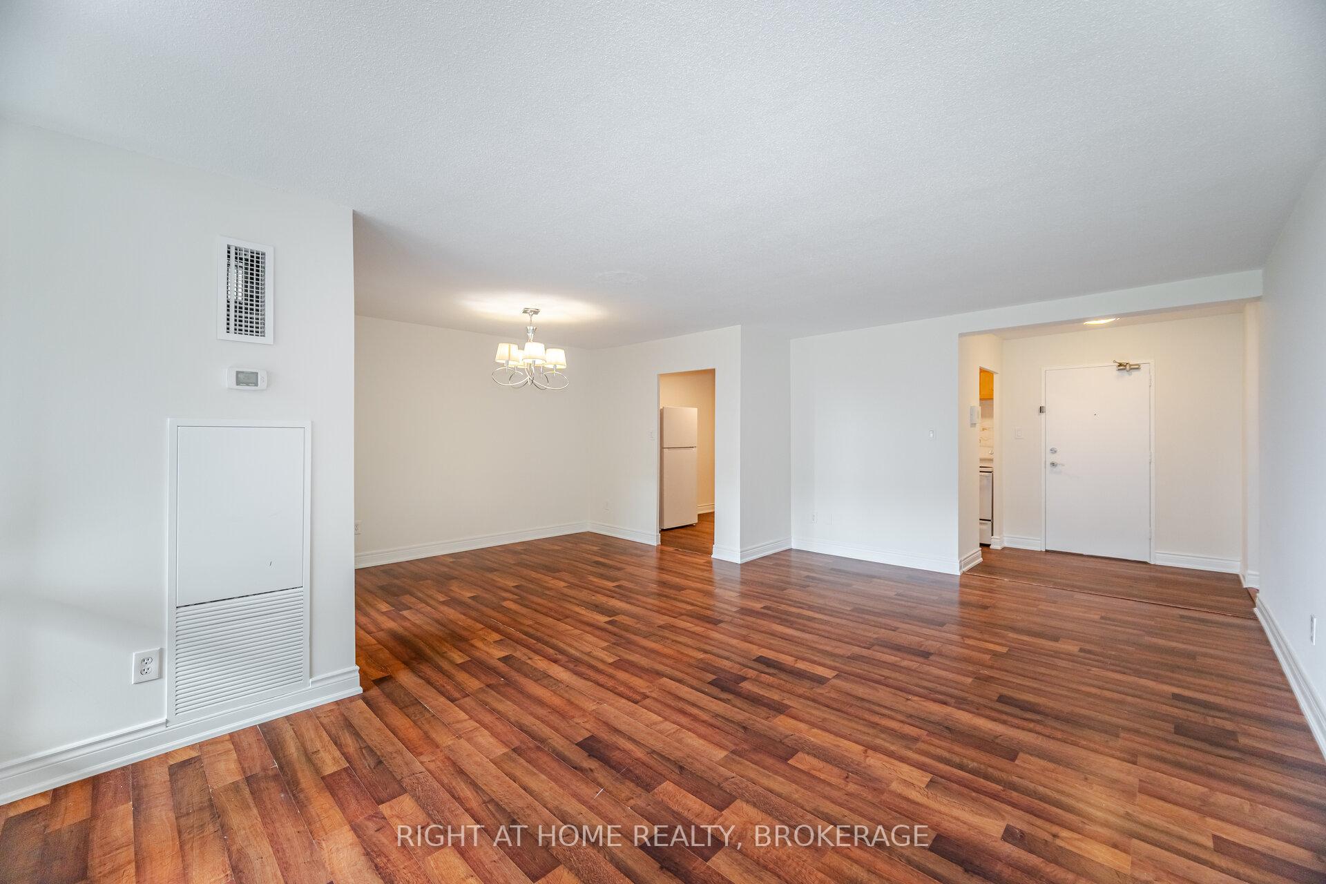 3 Bedrooms Condo at 714 The West Mall, Toronto For sale