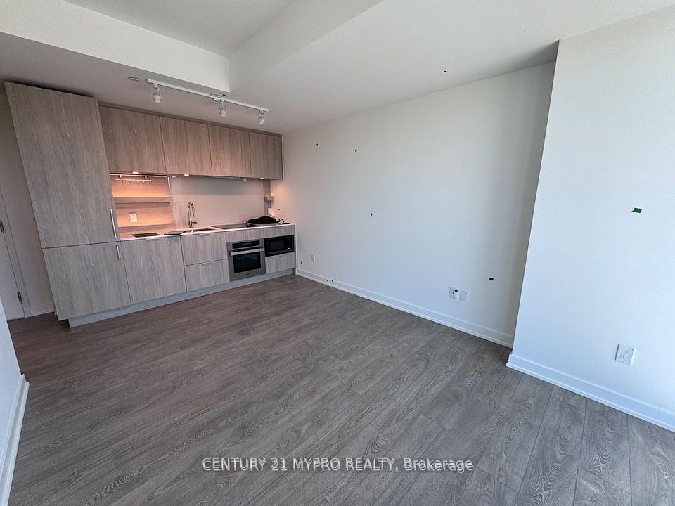 #520 - 28 Ann Street, Mississauga, ON L5G 0E1