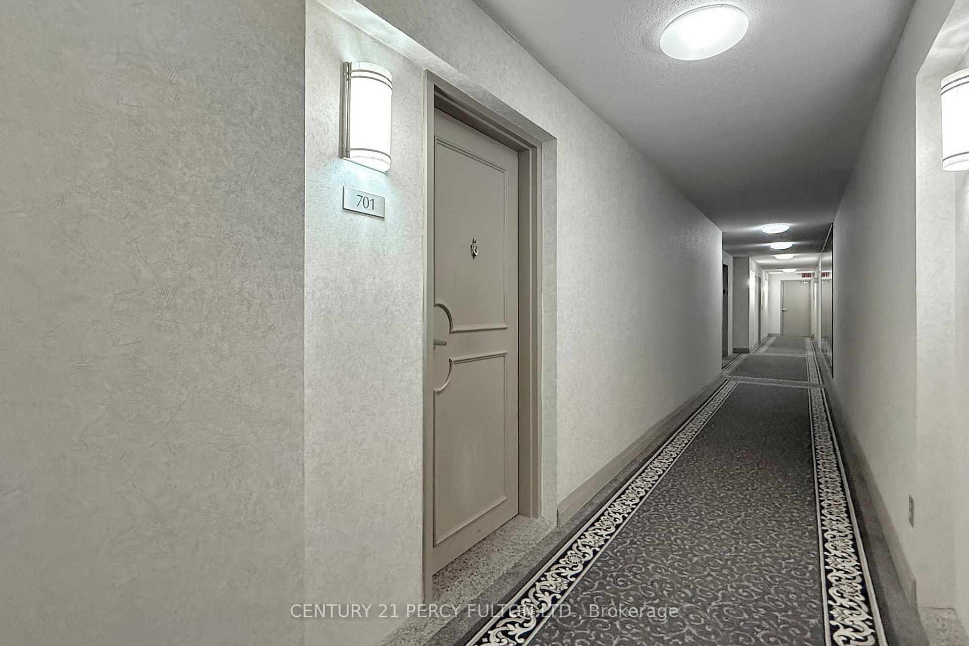 1 Bedroom Condo at 40 Bay Mills, Toronto For sale