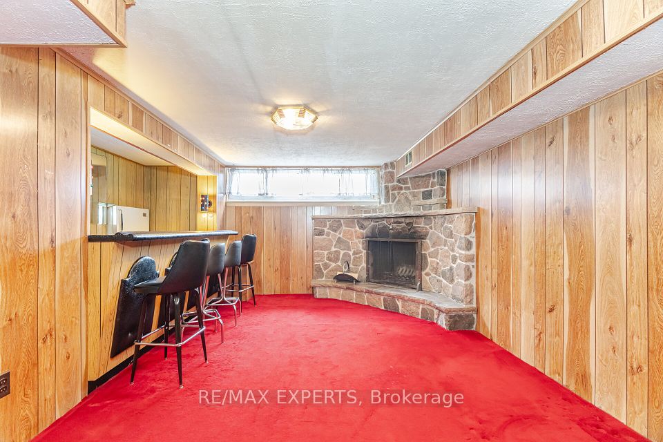 61 Sharbot Avenue