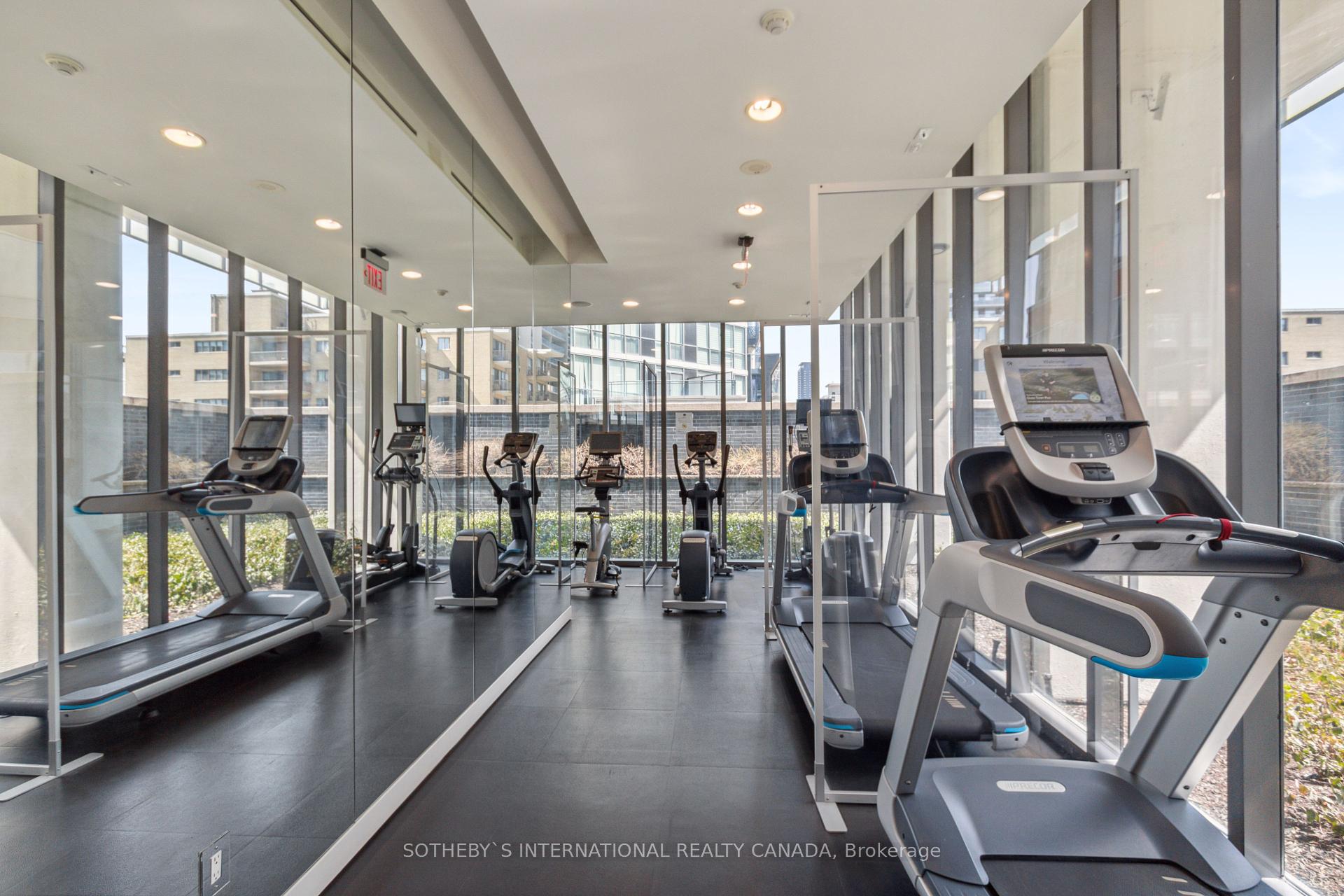 2 Bedrooms Condo at 33 Charles,  Toronto For sale