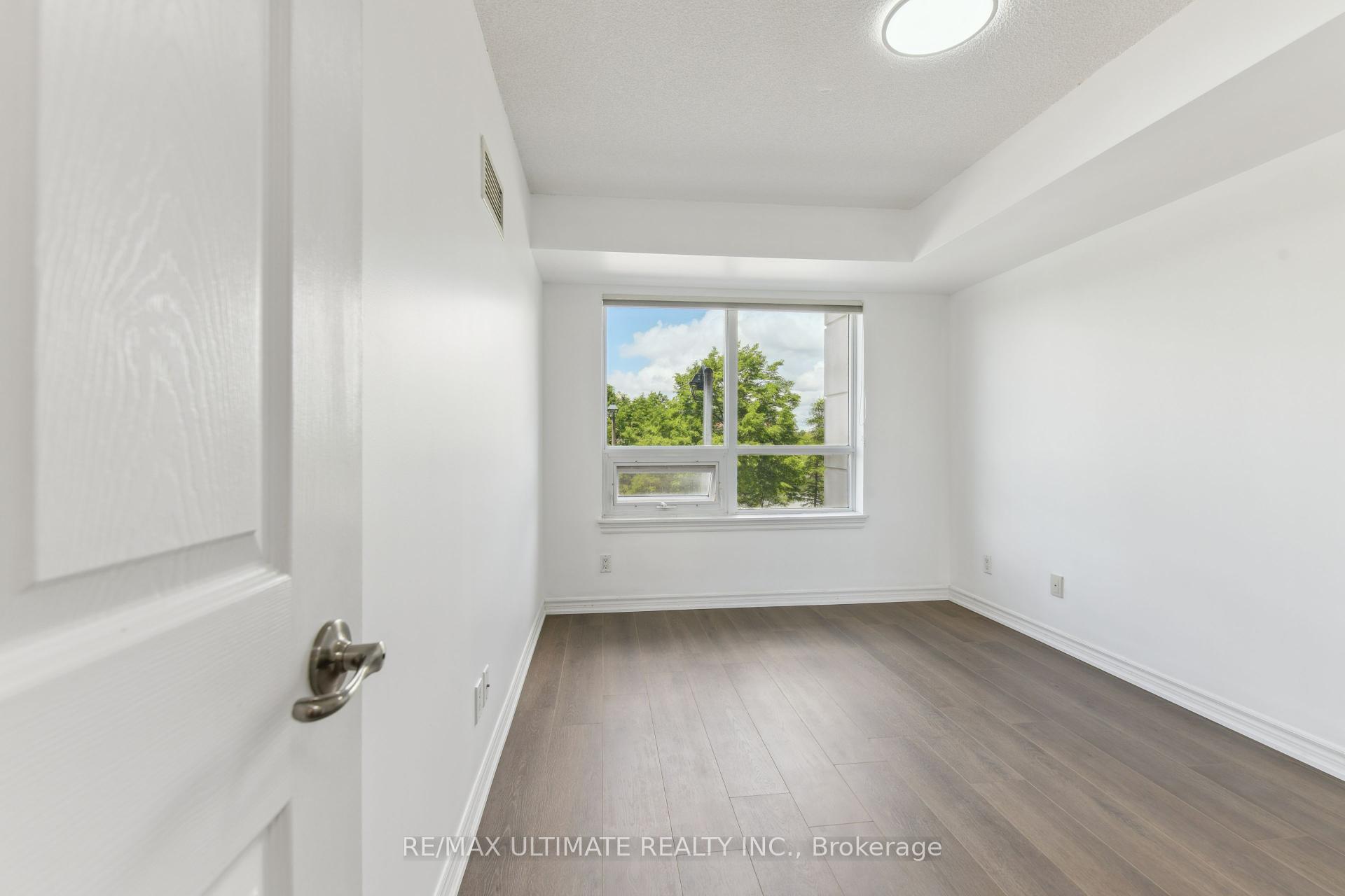 1 Bedroom Condo at 2325 Central Park, Oakville For sale