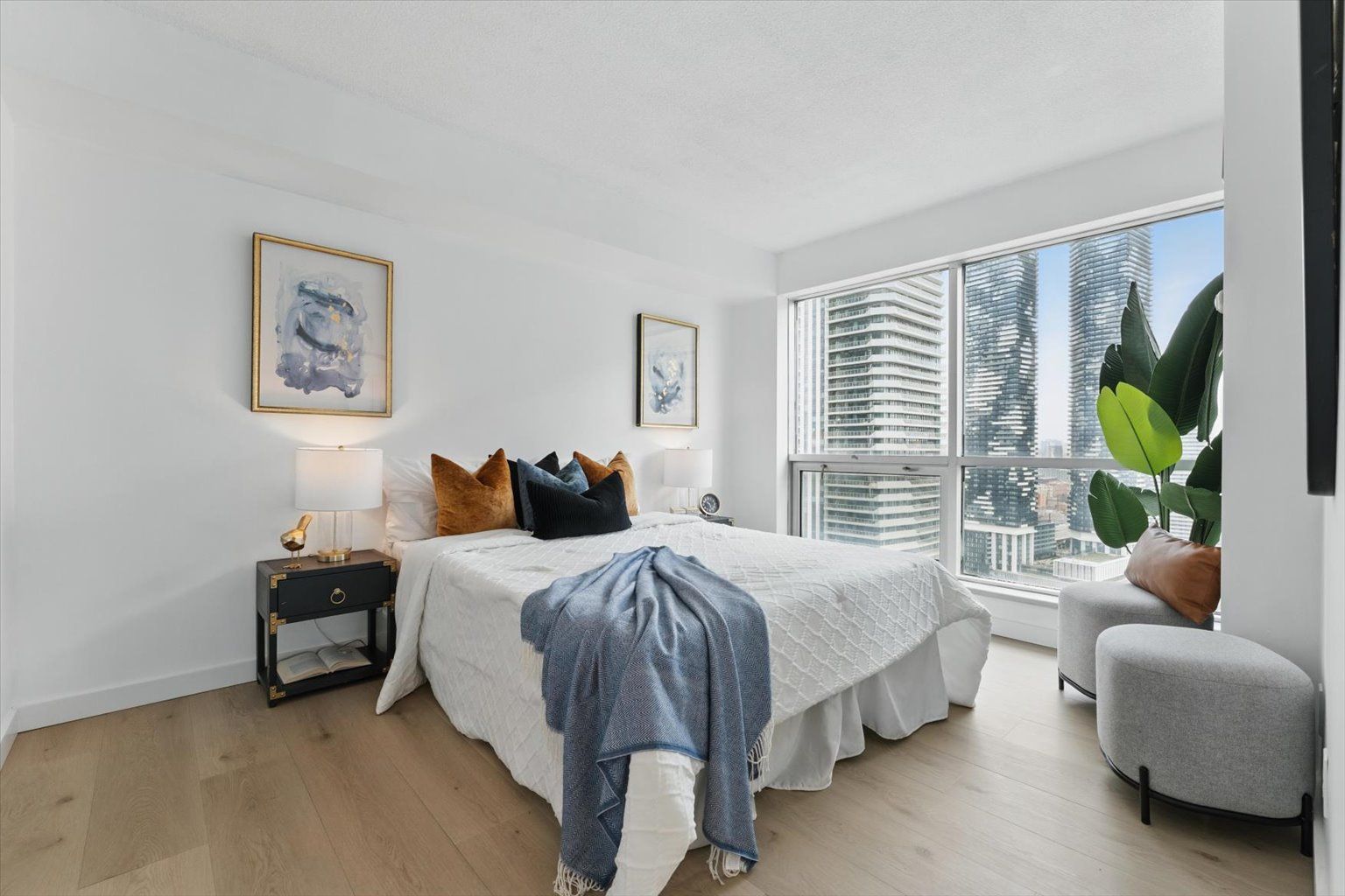 10 Yonge Street 3211