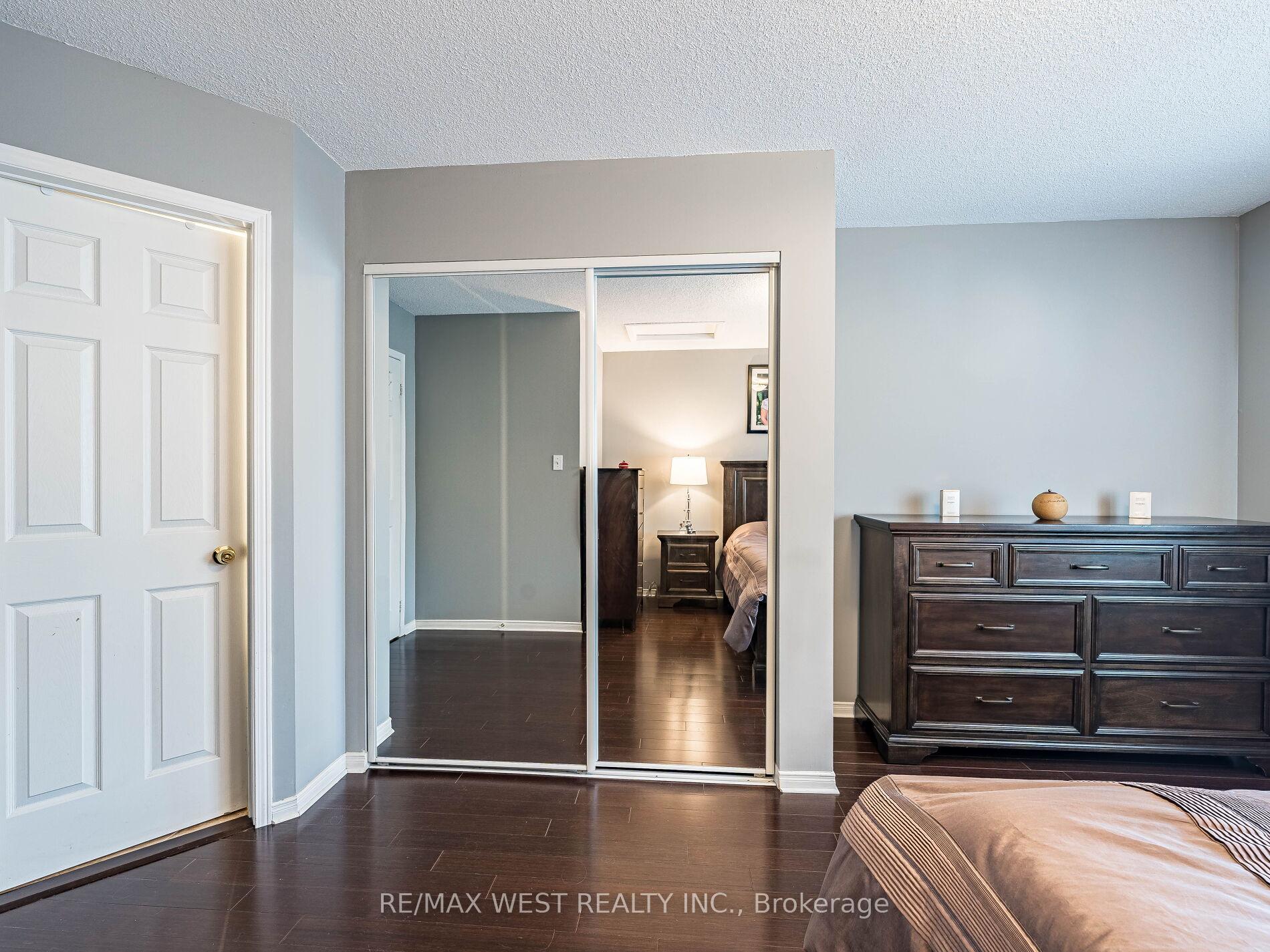 4 Bedrooms Condo at 1168 Arena, Mississauga For sale