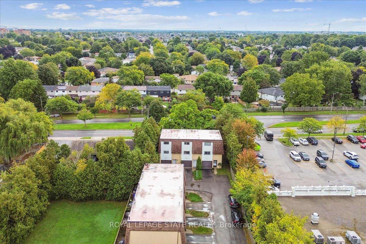3 Bedrooms Condo at 36 Greendale,  Hamilton For sale
