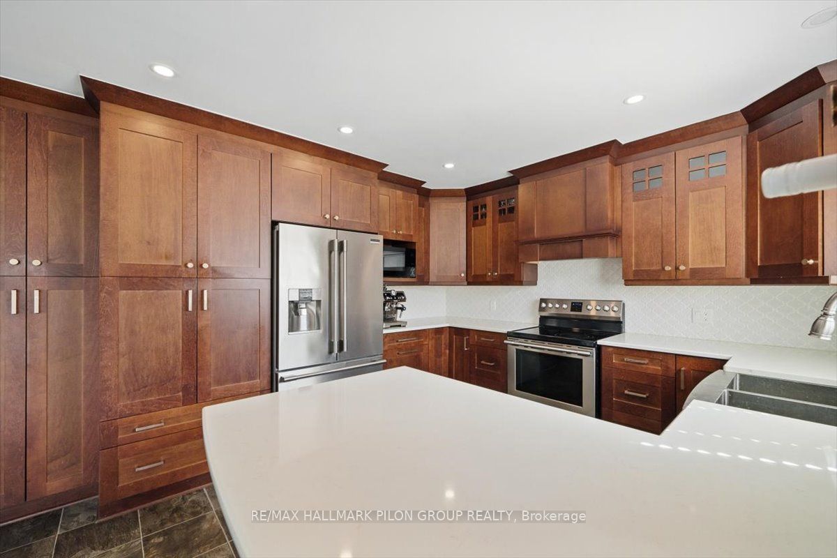 10 Maybrook Place