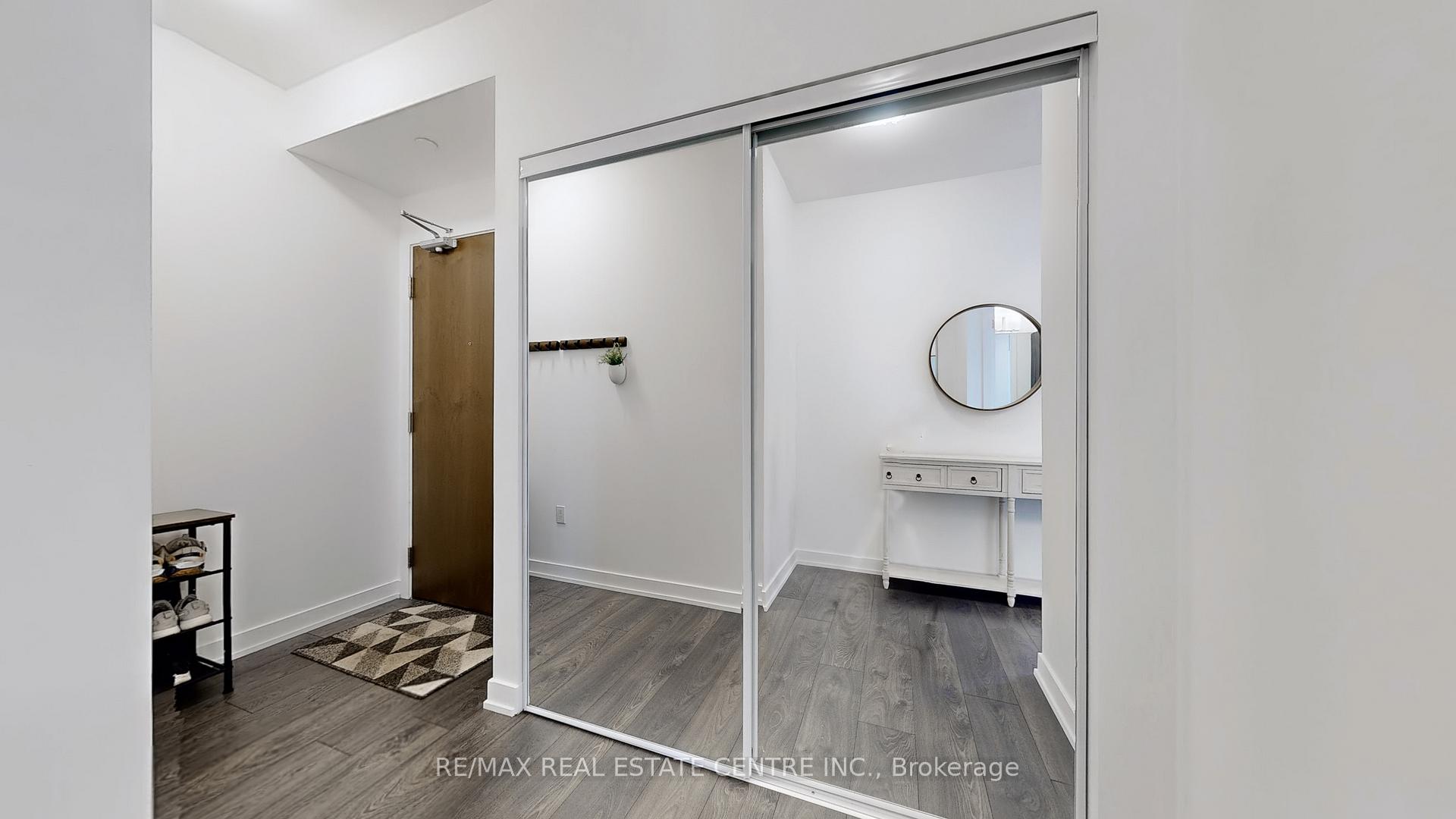 2 Bedrooms Condo at 38 Iannuzzi,  Toronto For sale