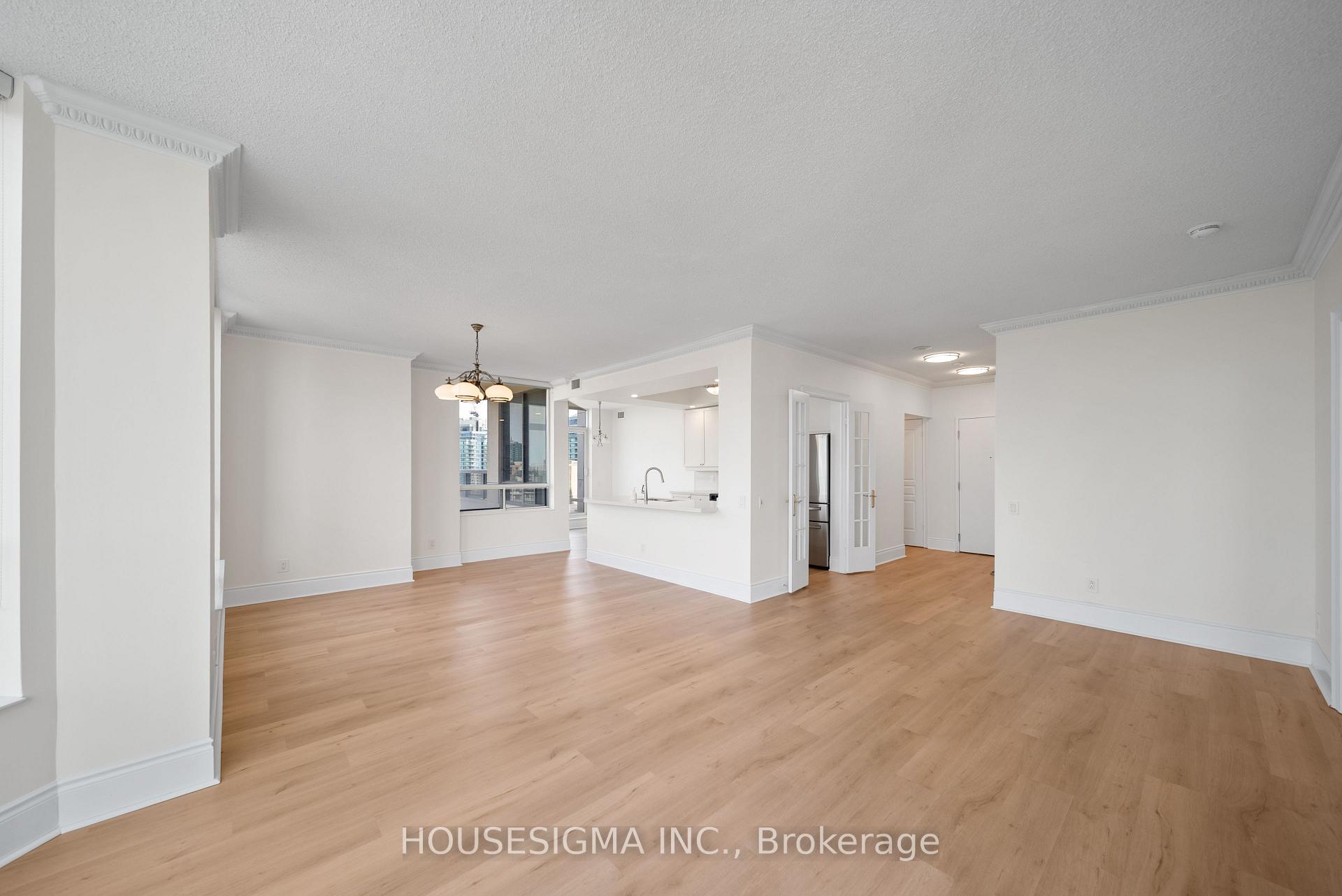 3 Bedrooms Condo at 5 Northtown, Toronto For sale