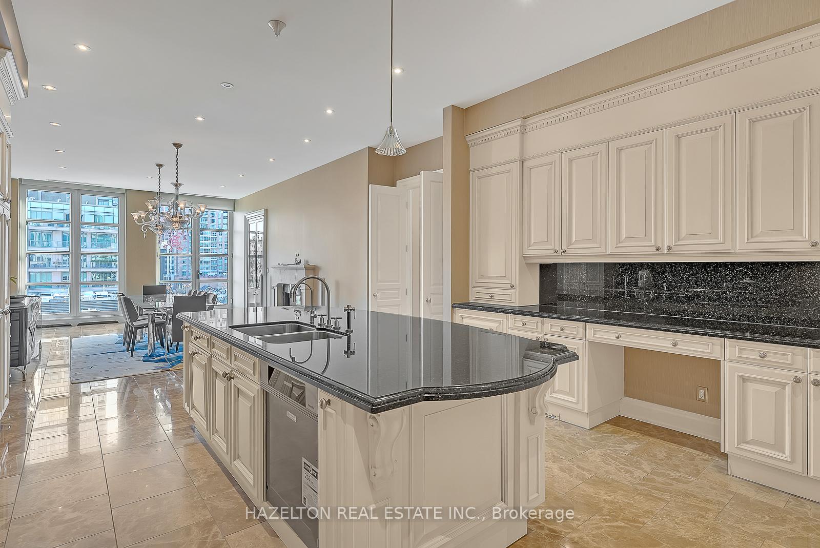 4 Bedrooms Condo at 118 Yorkville, Toronto For sale
