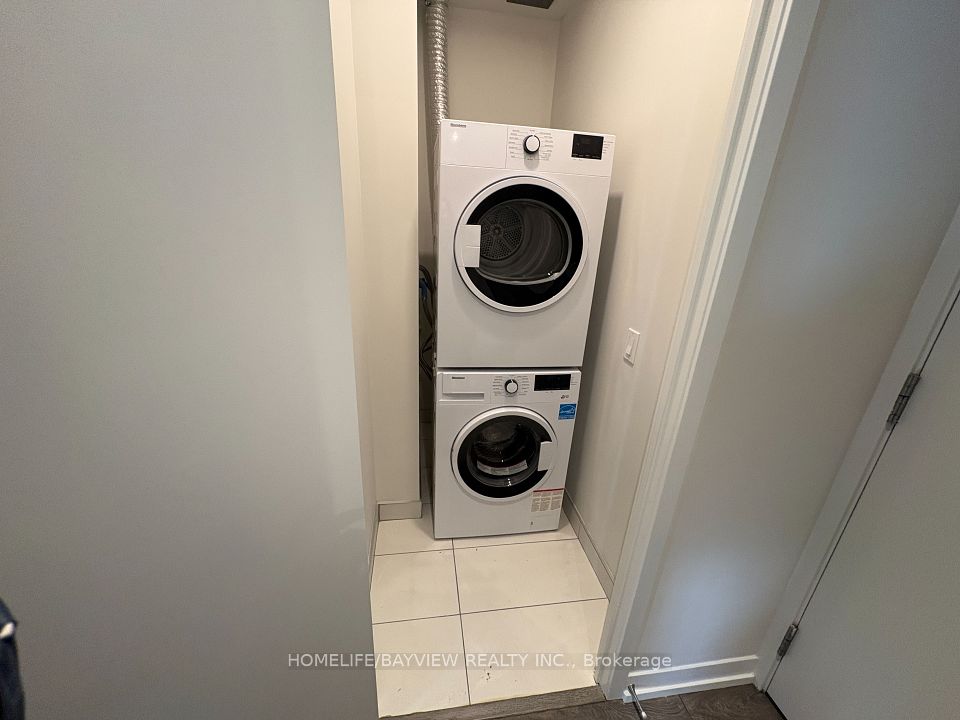 https://trreb-image.ampre.ca/4HMm8yL1x1Exbvrw8UIqW2UCo6HIKRwNrLEJPRHn8Dc/rs:fit:960:960/wm:.5:so:0:50:.4/wmsh:10/wmt:PHNwYW4gZm9yZWdyb3VuZD0nd2hpdGUnIGZvbnQ9JzY4Jz5IT01FTElGRS9CQVlWSUVXIFJFQUxUWSBJTkMuLCBCcm9rZXJhZ2U8L3NwYW4-/L3RycmViL2xpc3RpbmdzLzQwLzg1LzE1LzQ0L3AvNmZhOTM0OTItMzhmZi00YjcwLTg5MWMtMTViNGVjYjM1NjRjLmpwZw.jpg