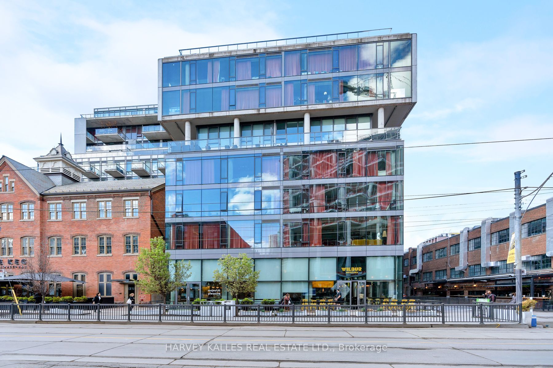 461 Adelaide Street W 827