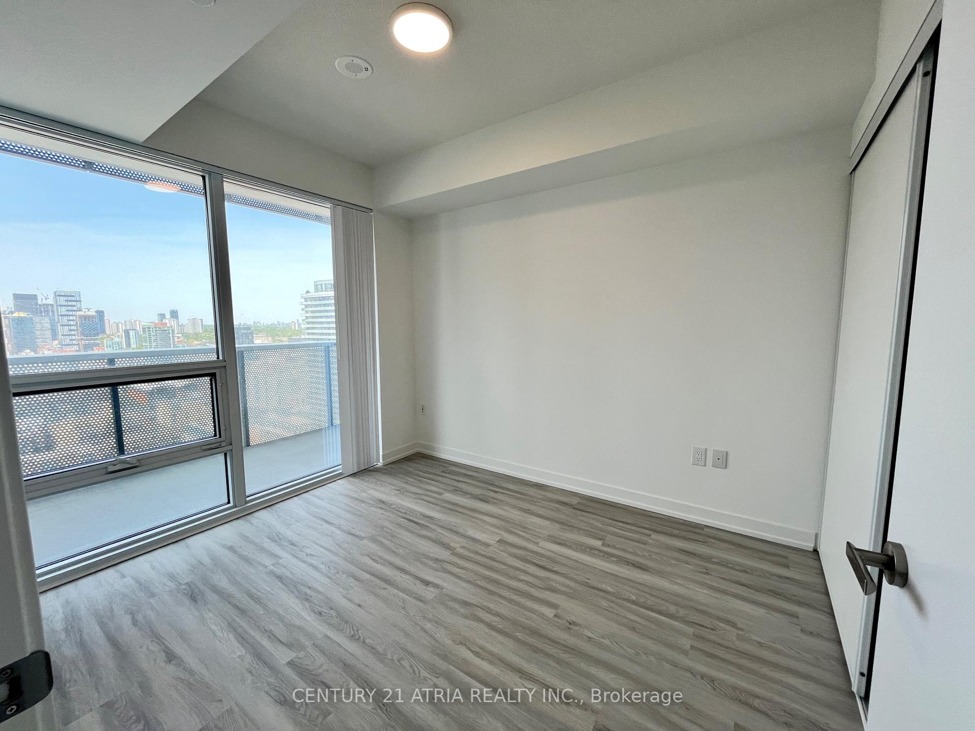 2 Bedrooms Condo at 55 Cooper, Toronto For sale