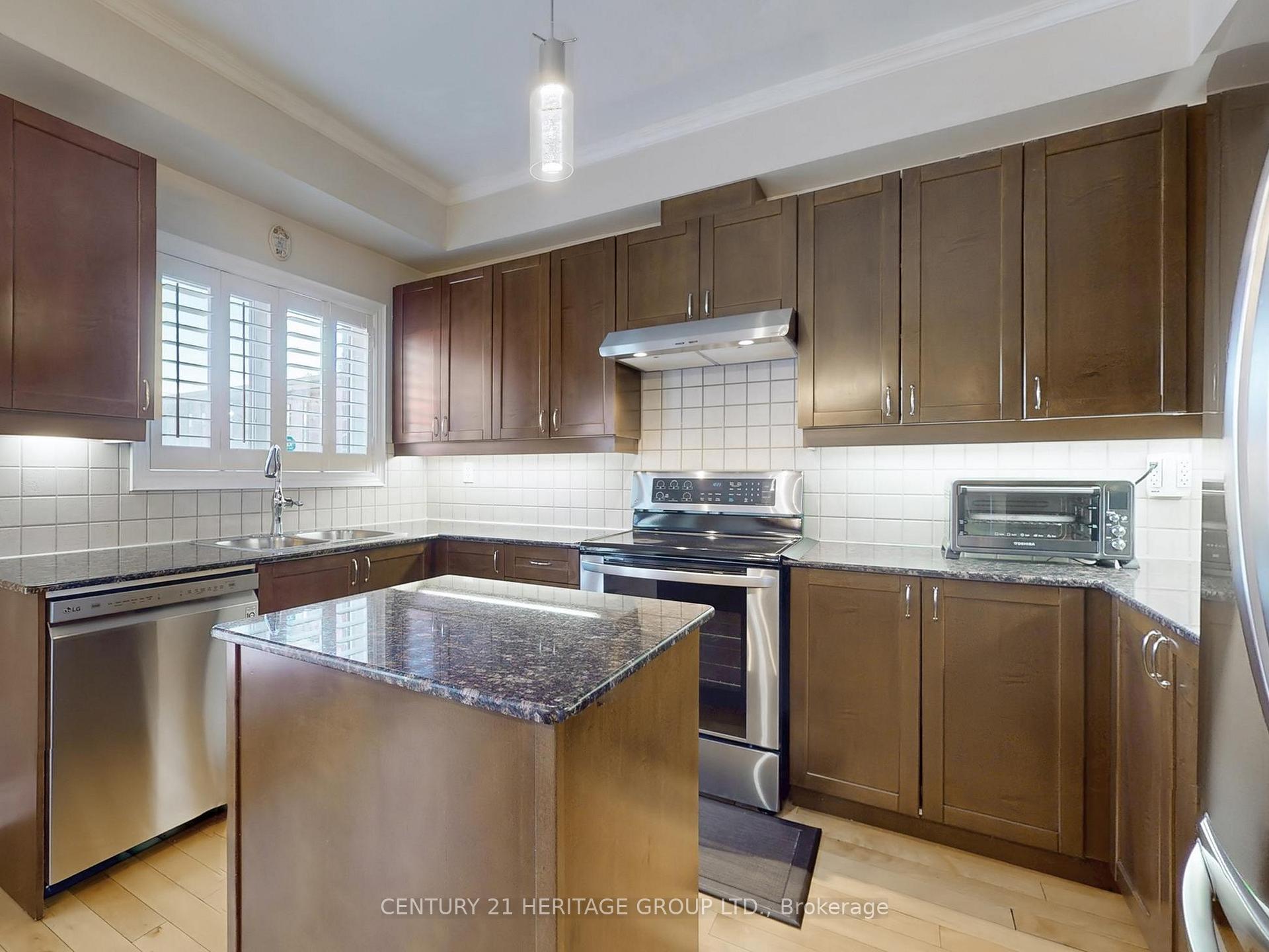 4 Bedrooms Condo at 127 Mill, Toronto For sale