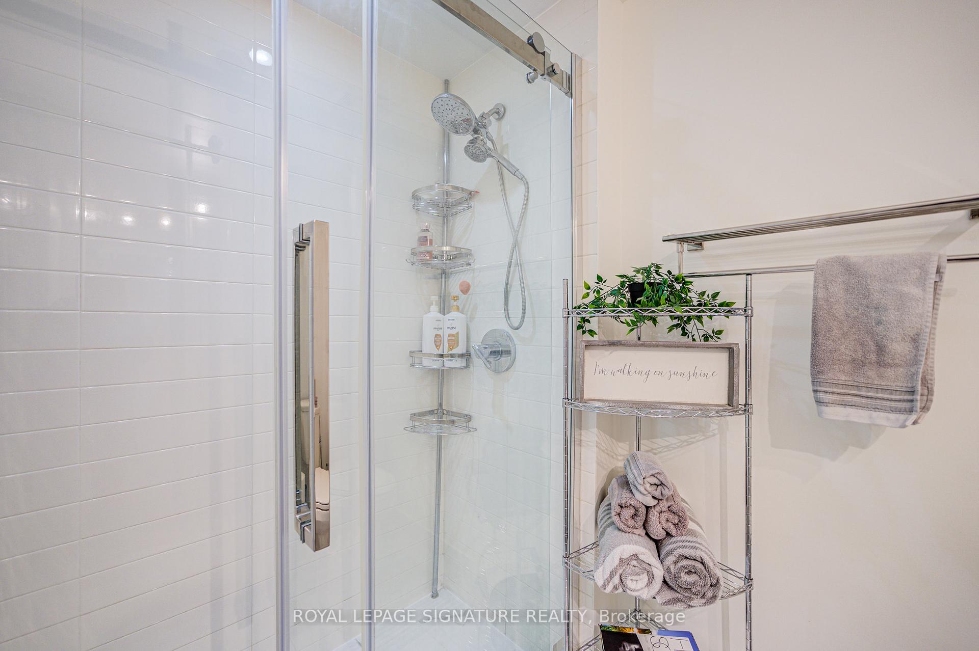2 Bedrooms Condo at 105 The Queensway, Toronto For sale