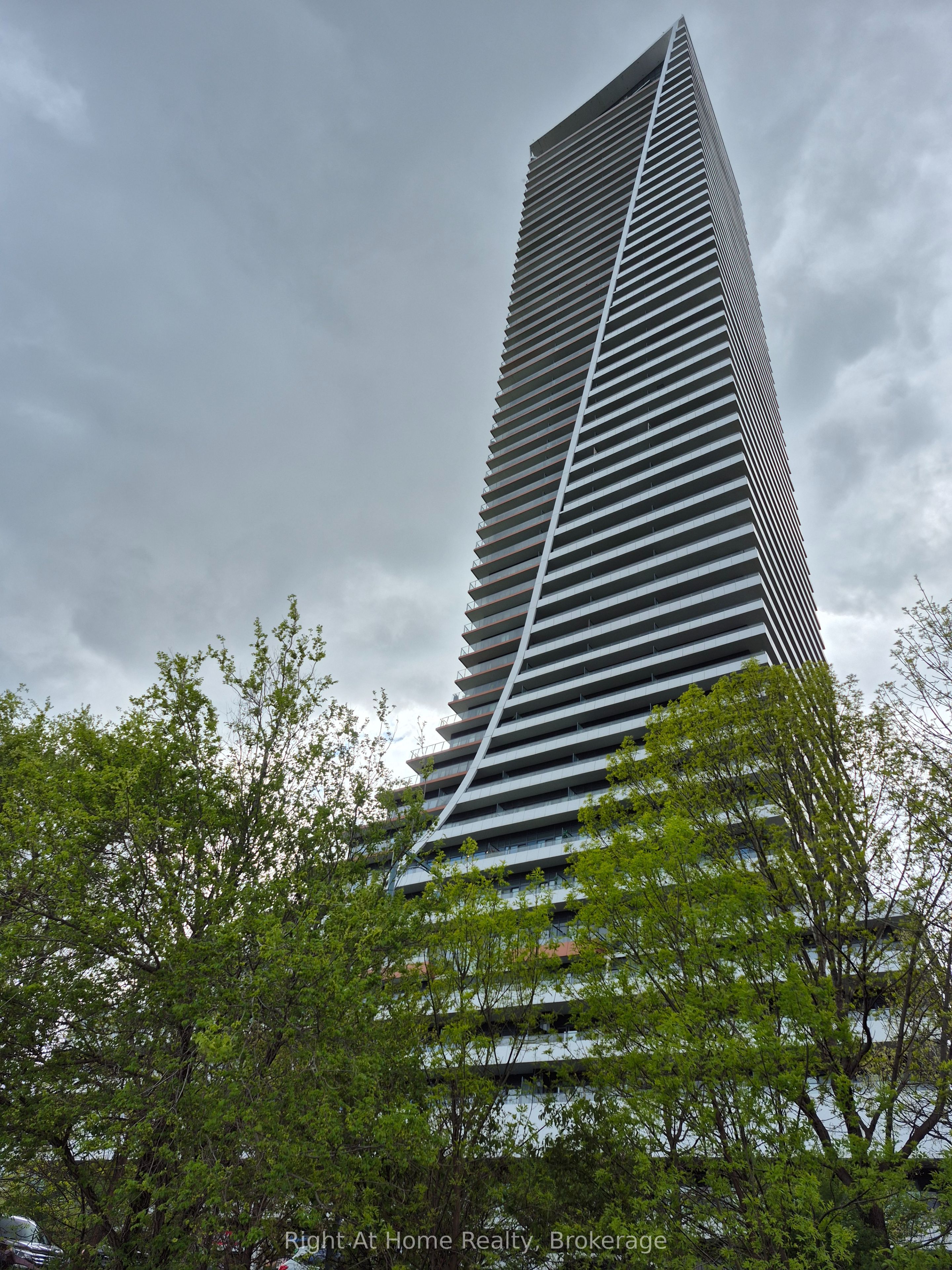 20 Shore Breeze Drive, #310