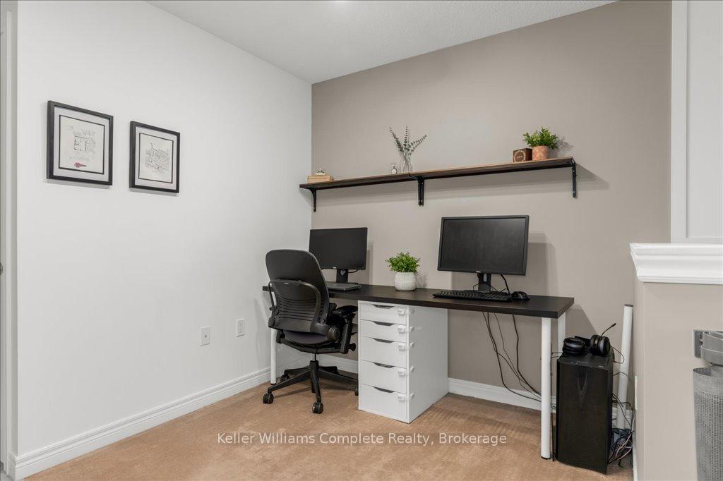 3 Bedrooms Condo at 6 Liddycoat,  Hamilton For sale