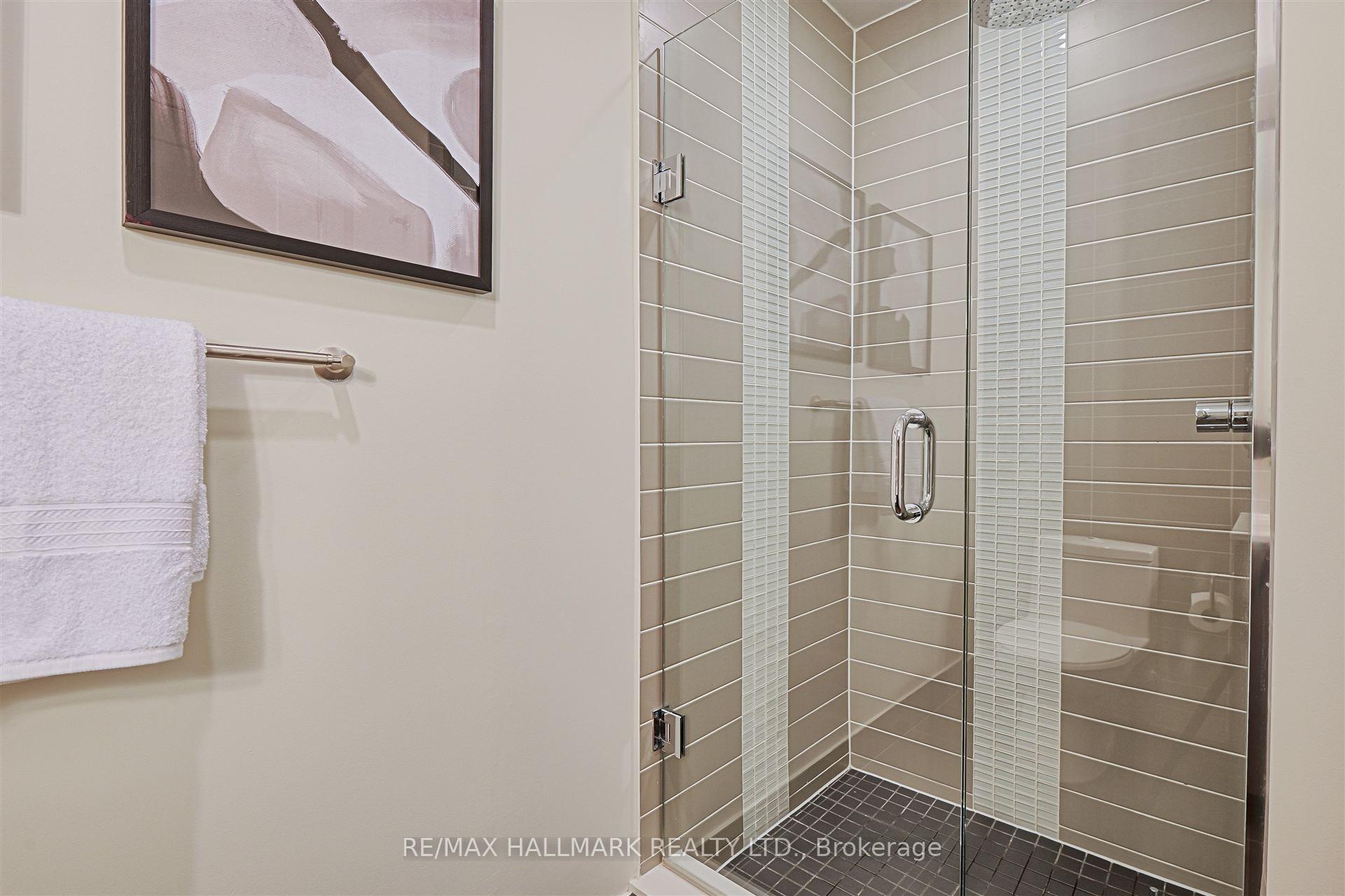 2 Bedrooms Condo at 55 Front, Toronto For sale
