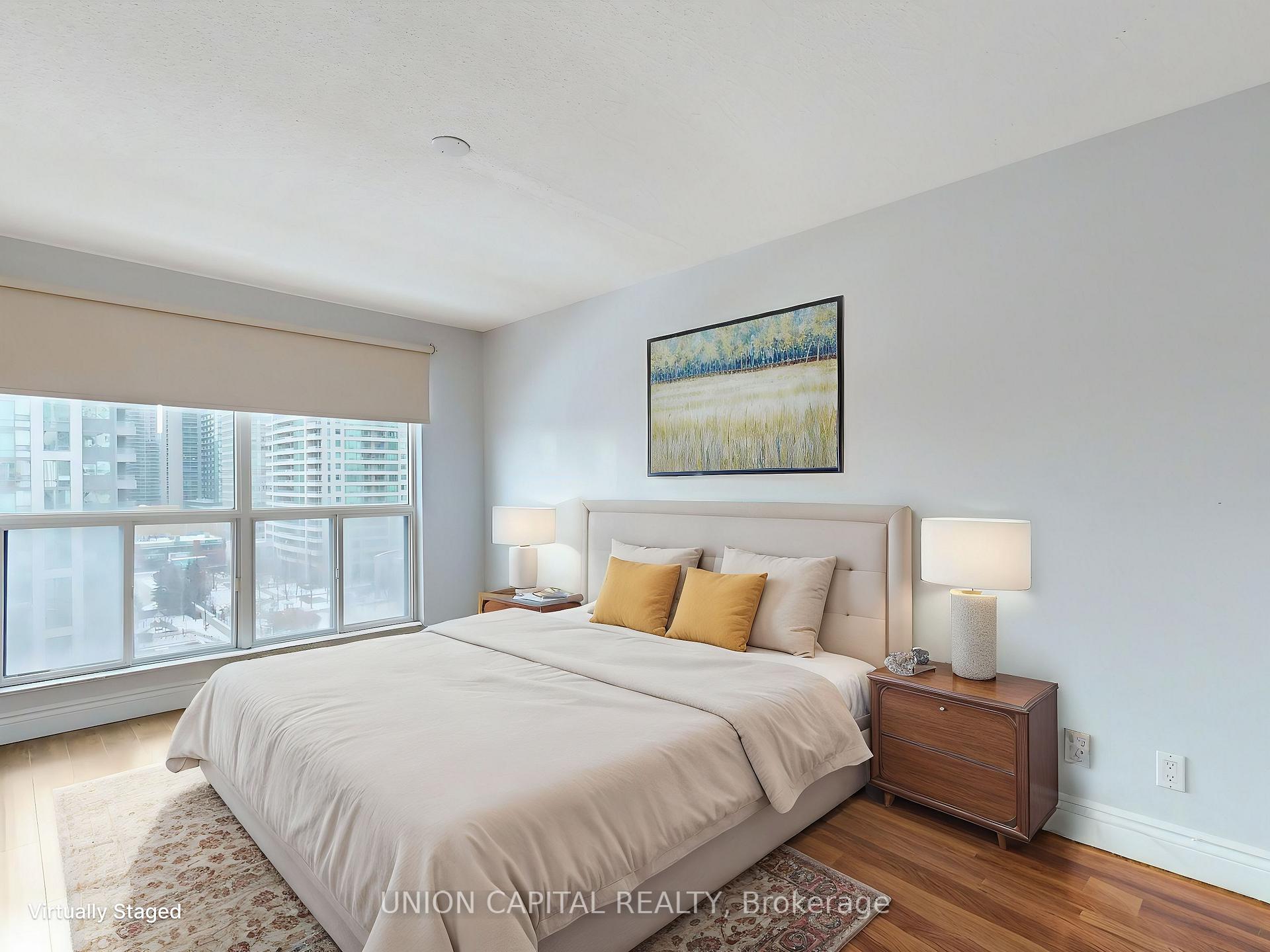 3 Bedrooms Condo at 28 Hollywood, Toronto For sale