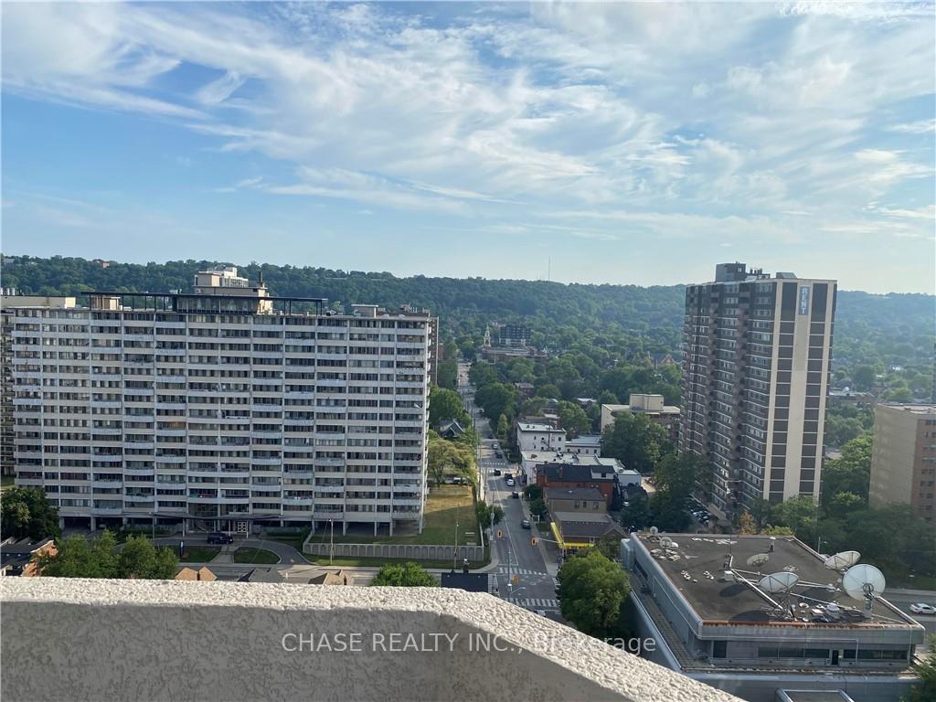2 Bedrooms Condo at 67 Caroline,  Hamilton For sale