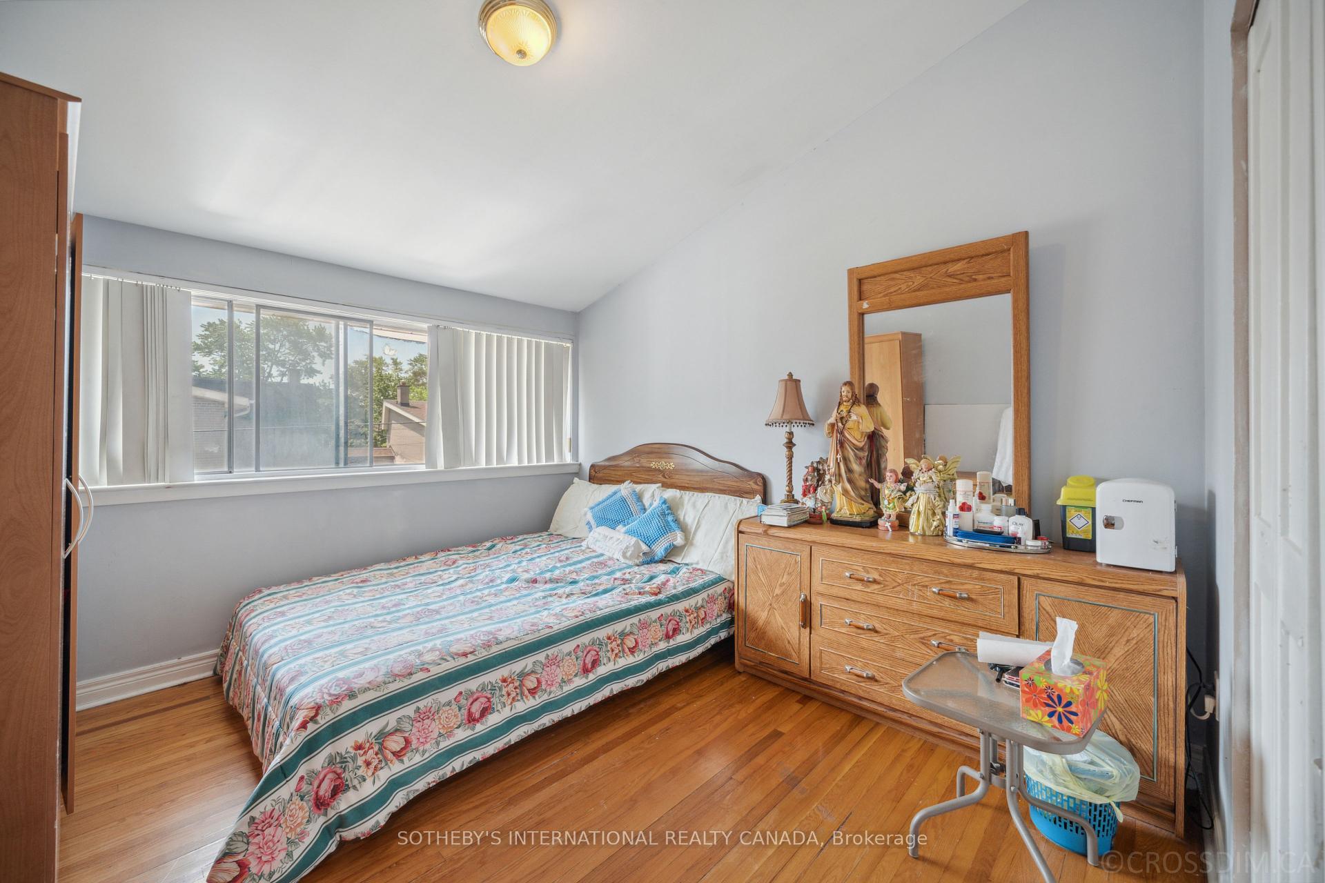 4 Bedrooms Condo at 28 Enclave, Toronto For sale